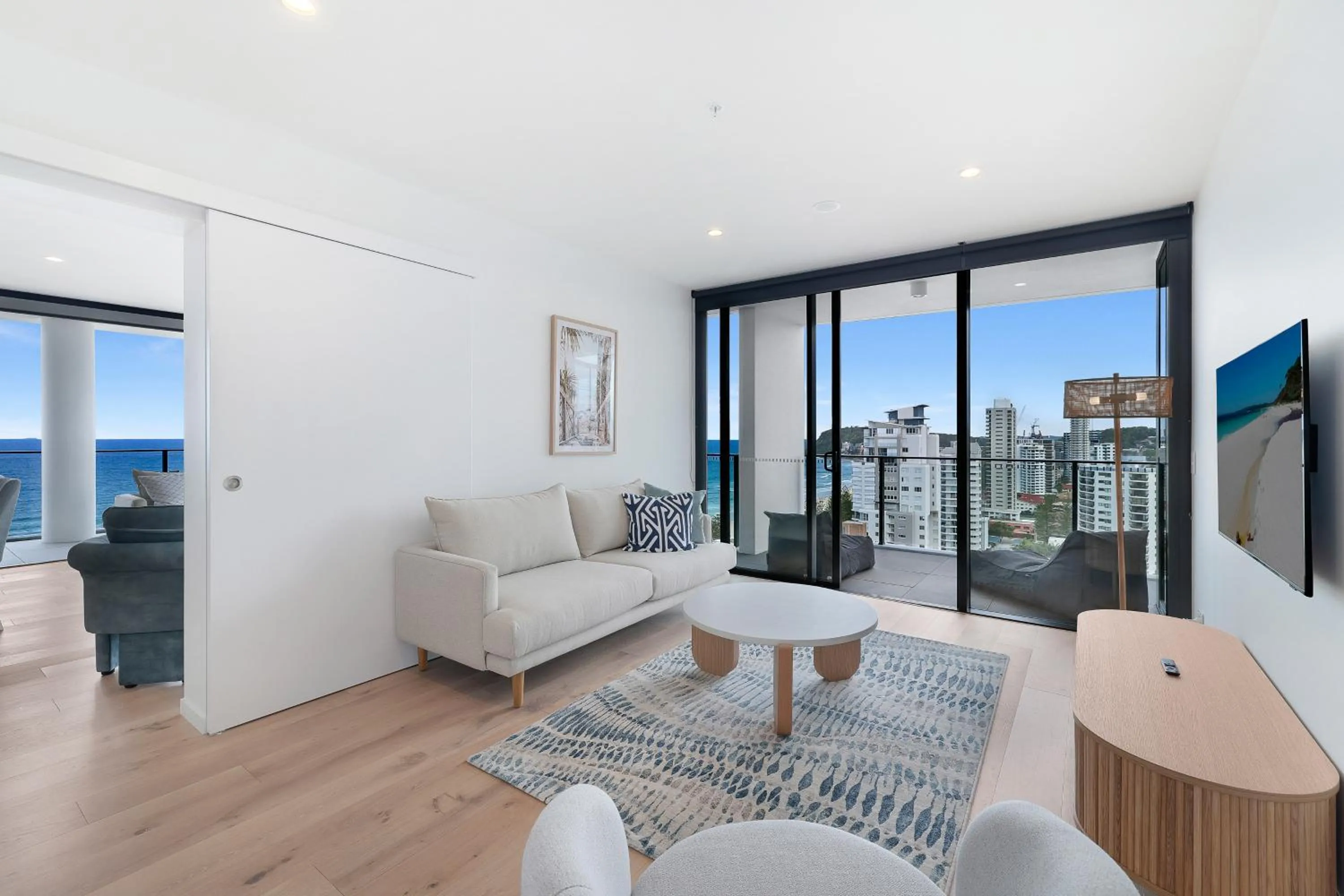 Communal lounge/ TV room in Sandbar Burleigh - Official