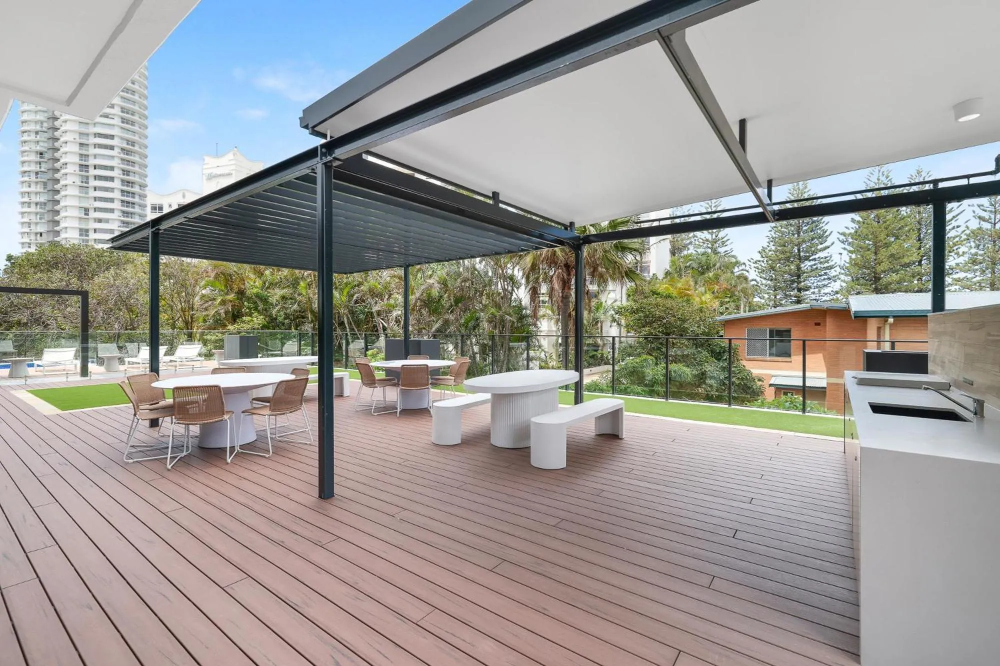 Patio in Sandbar Burleigh - Official