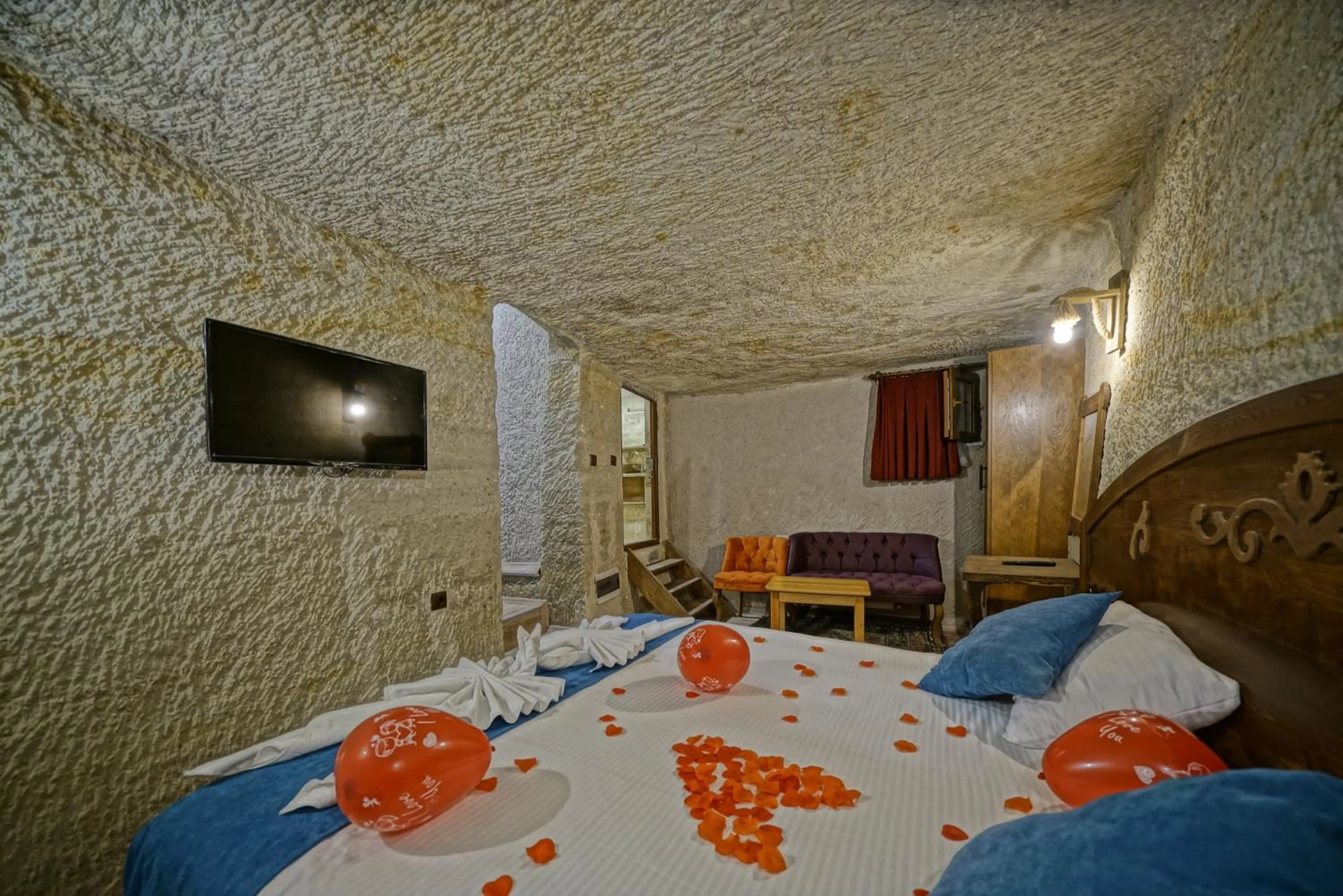 Photo of the whole room, Bed in Cappa Cave Hotel
