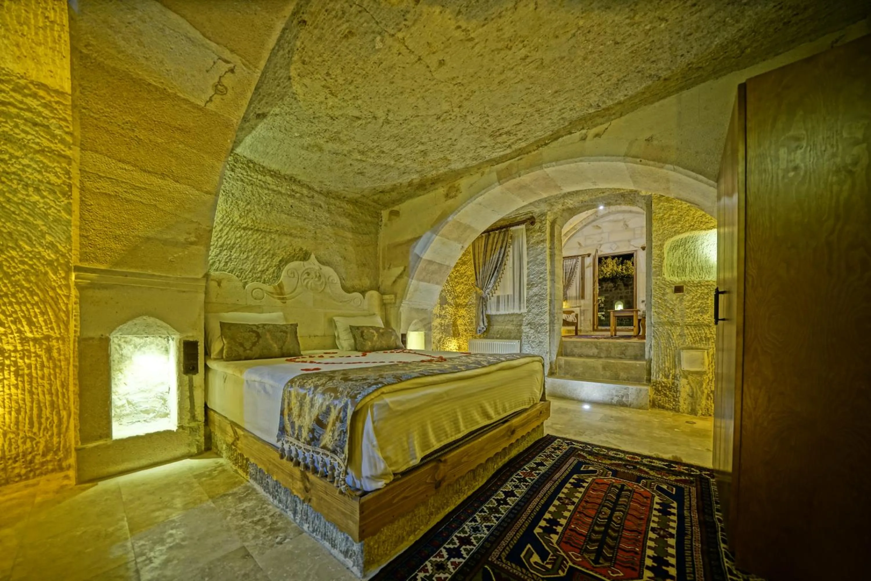 Photo of the whole room, Bed in Cappa Cave Hotel