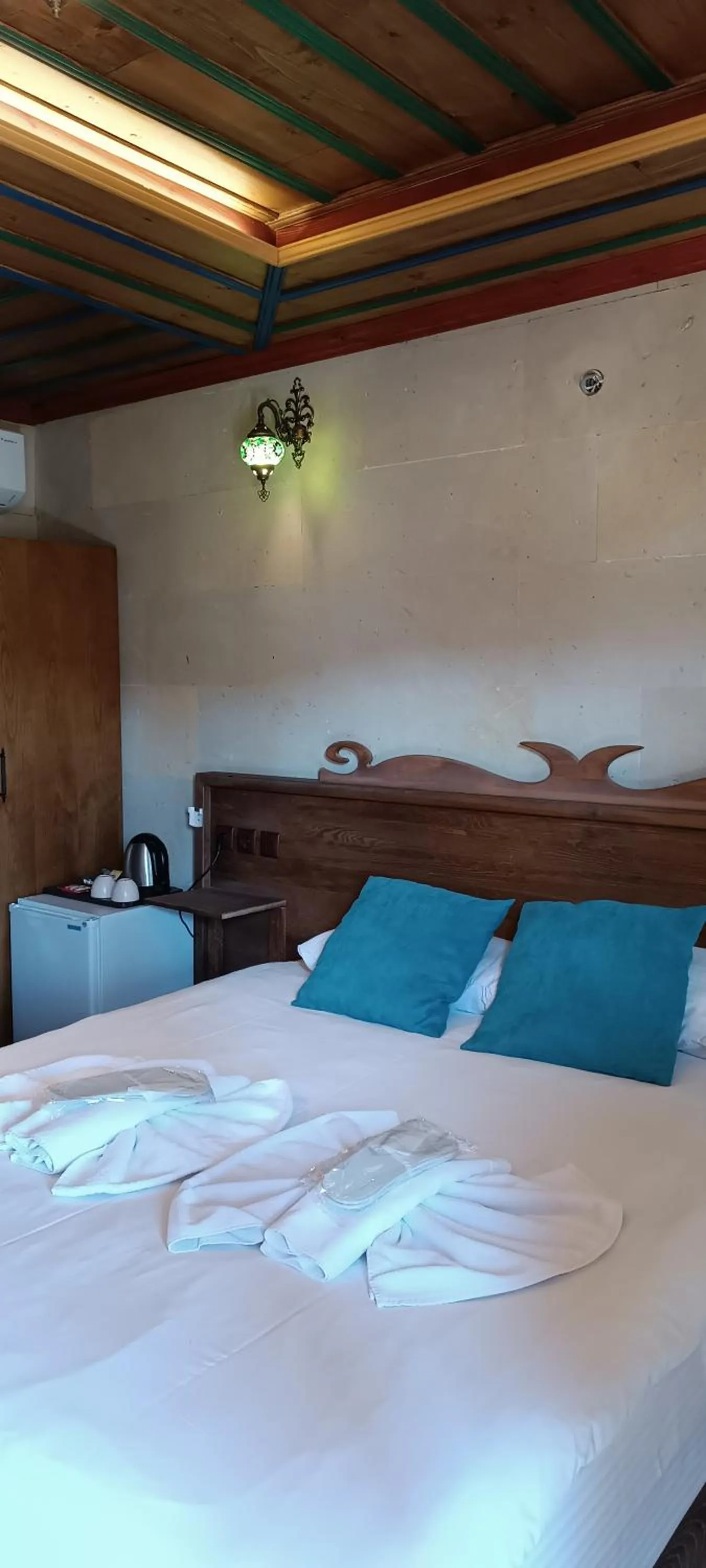 Photo of the whole room, Bed in Cappa Cave Hotel