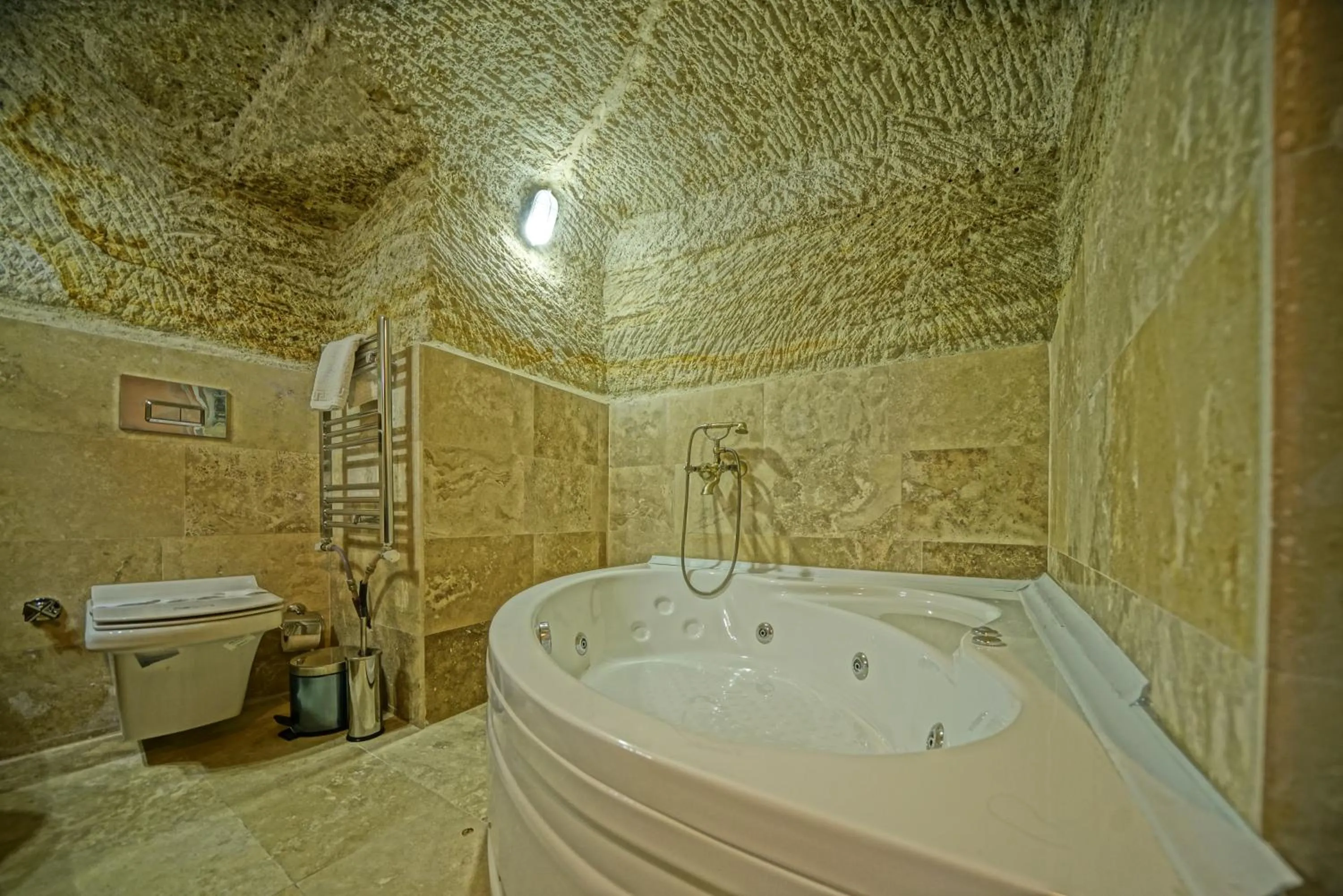 Bathroom in Cappa Cave Hotel