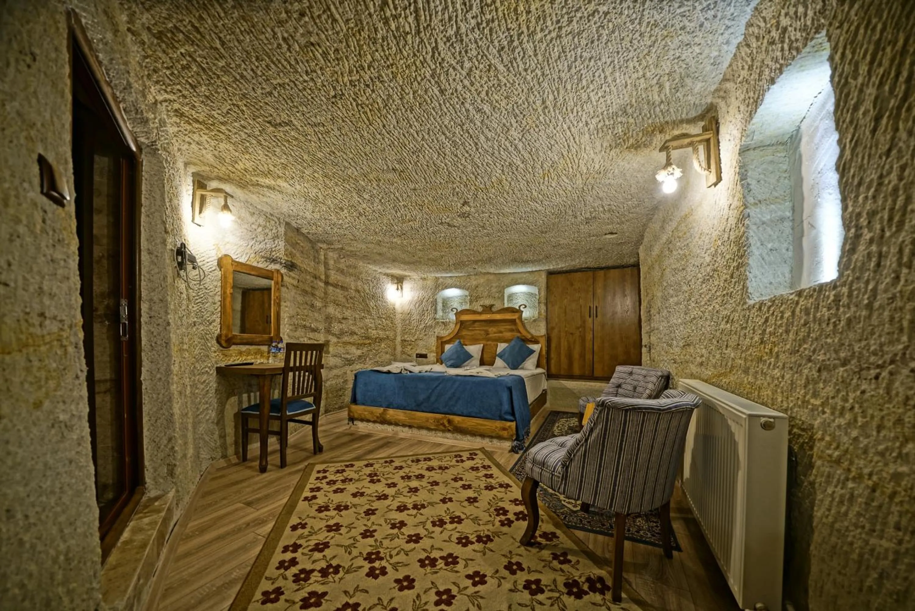 Photo of the whole room, Bed in Cappa Cave Hotel