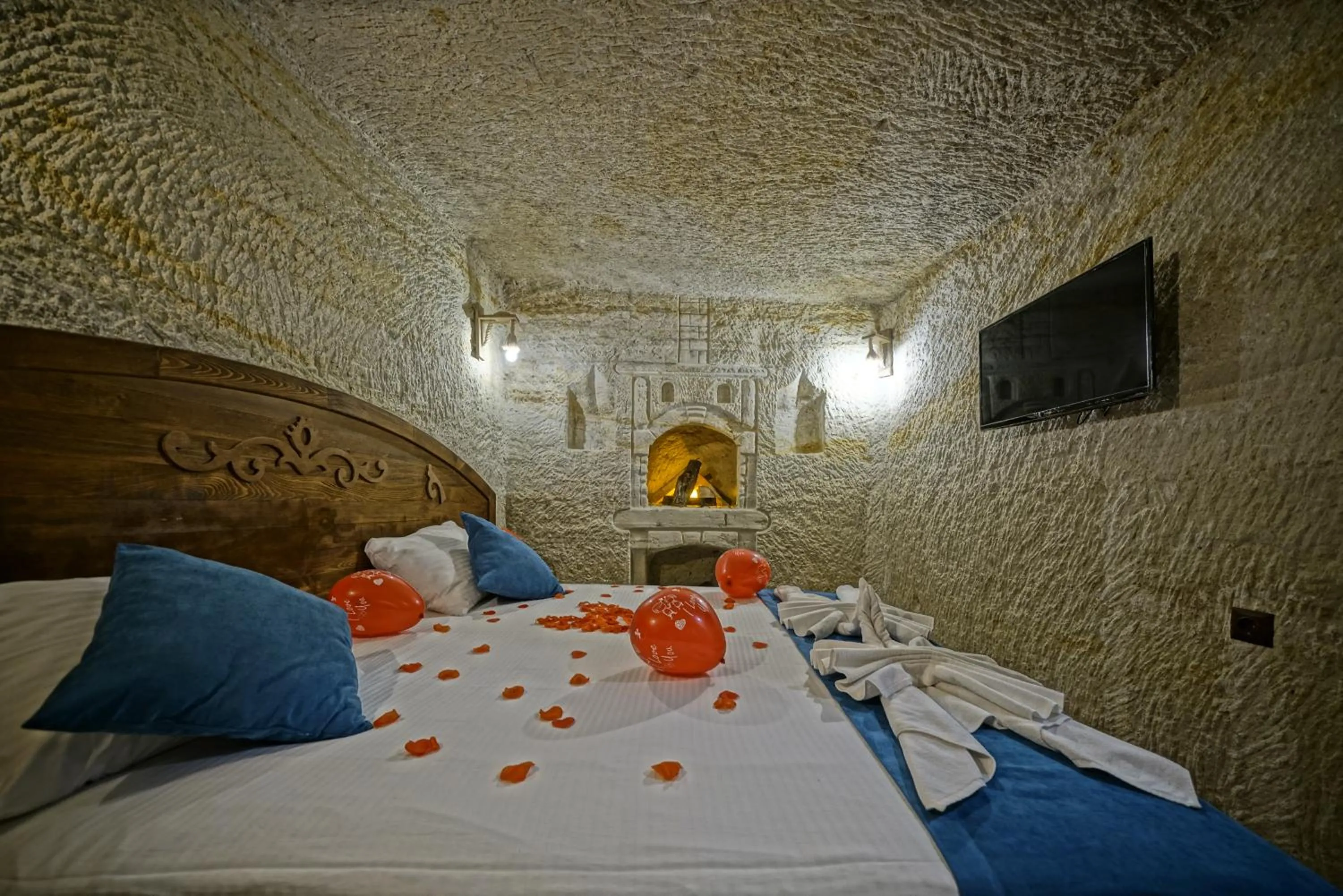 Bed in Cappa Cave Hotel