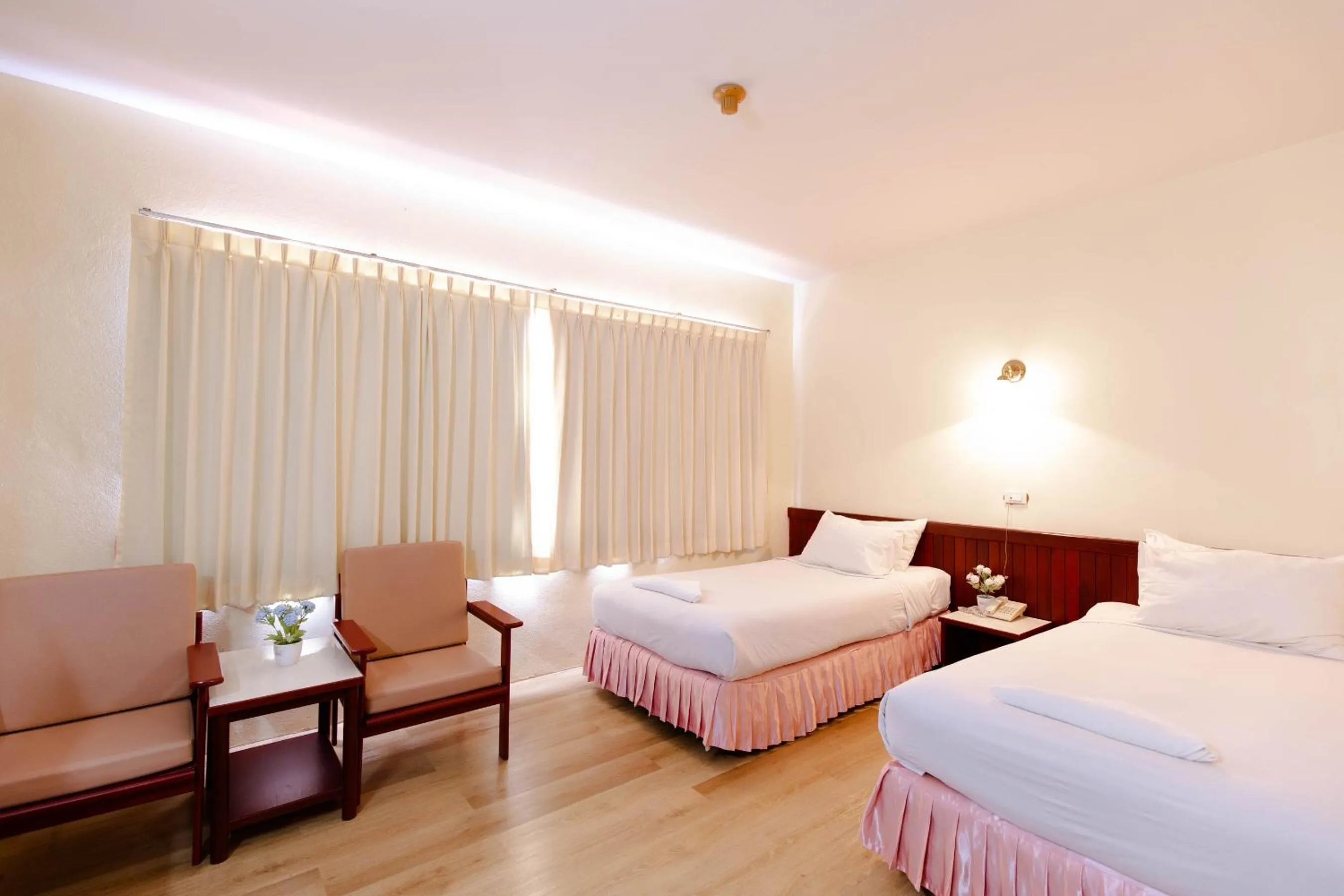 Bedroom, Bed in Chumphon Palace Hotel