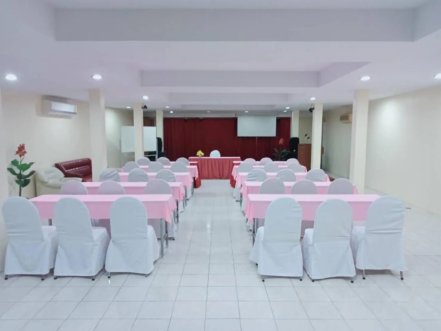 Meeting/conference room in Chumphon Palace Hotel