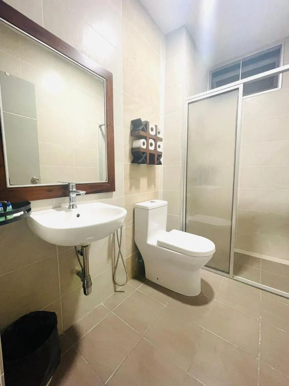 Bathroom in Hotel O Hi-homestay