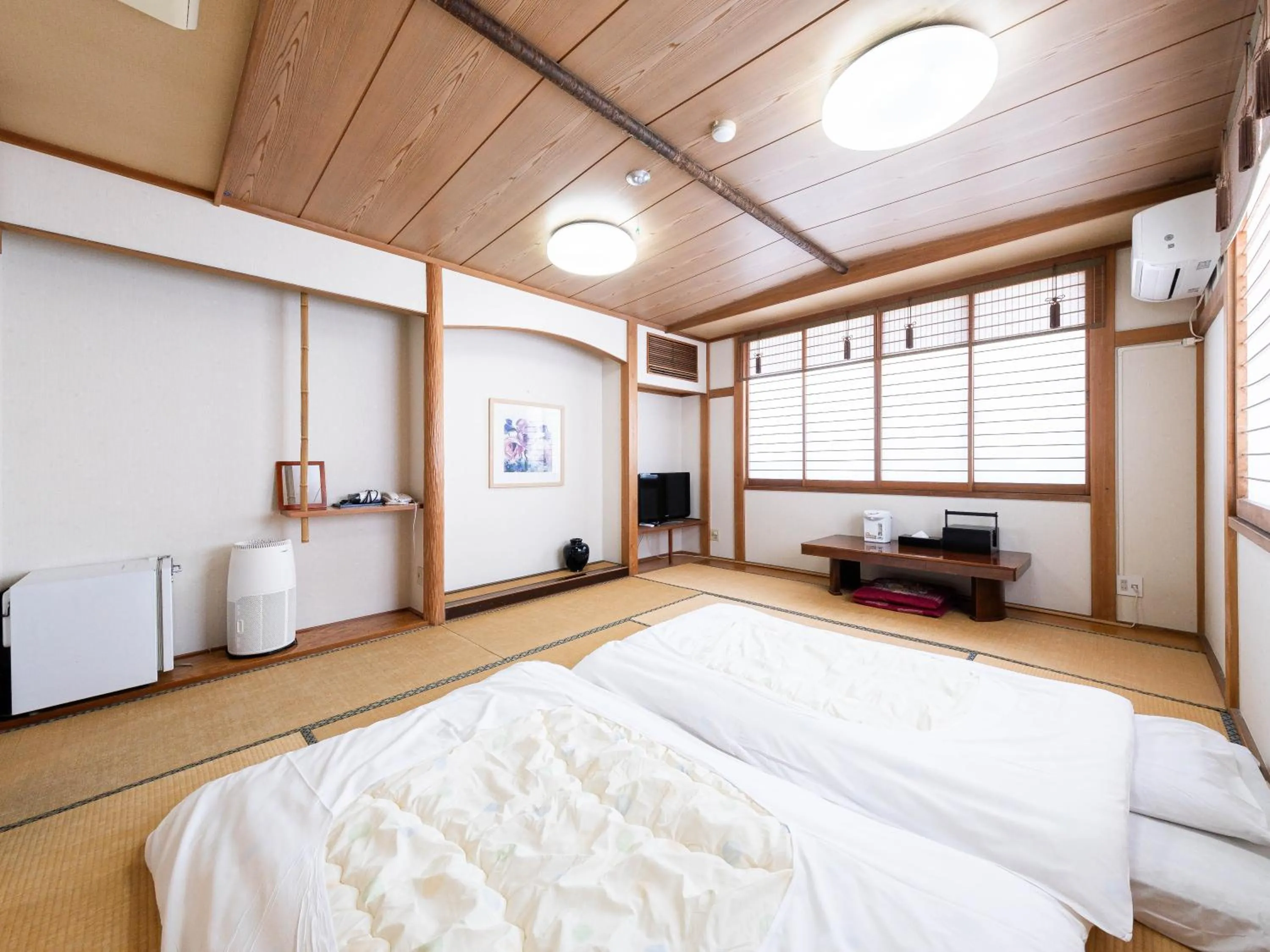 Photo of the whole room, Bed in Fuji Sakura Onsen Ryokan