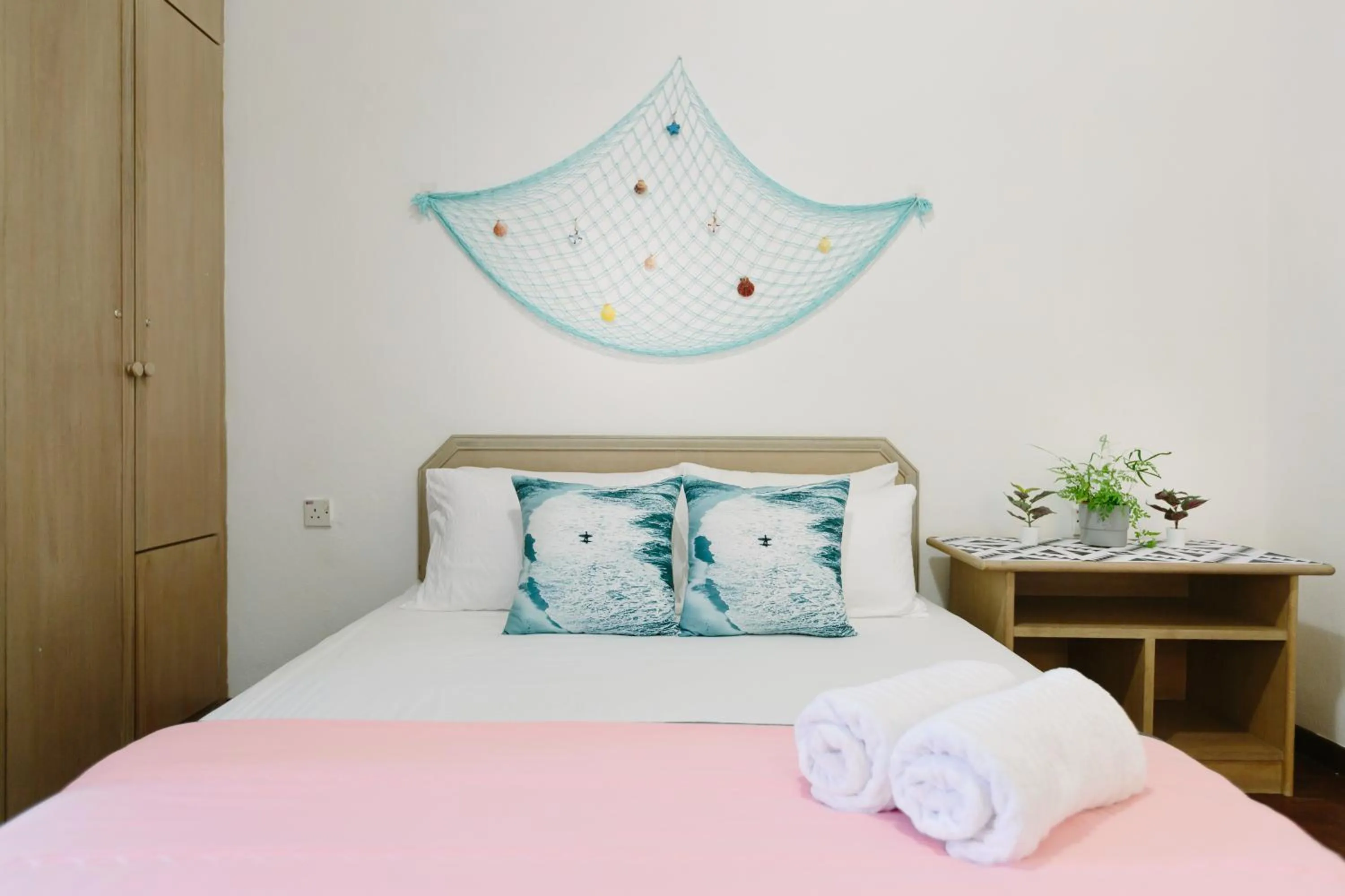 Bed in EE's Seaside House - Homestay 3 min walk to beach