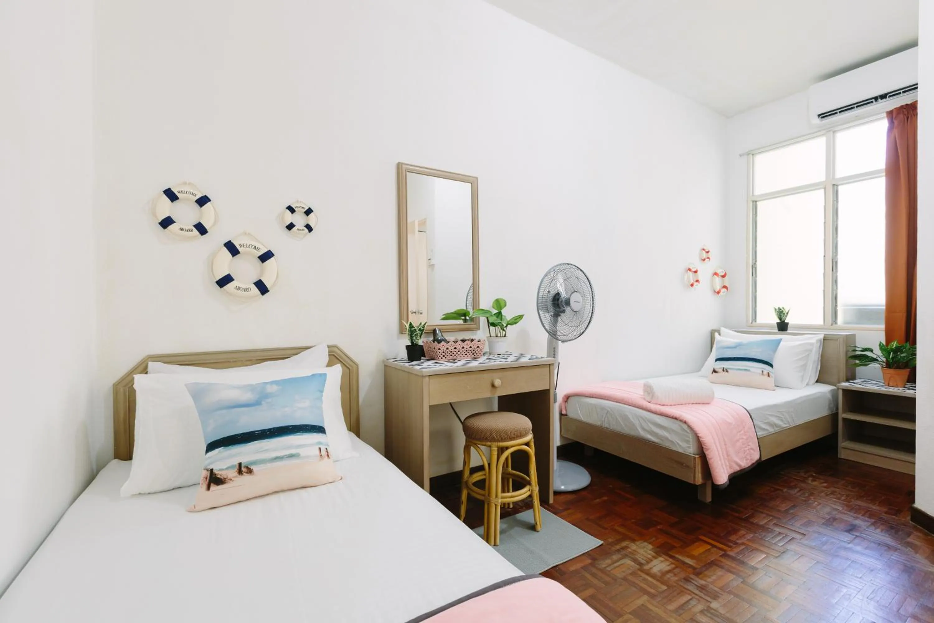 Bed in EE's Seaside House - Homestay 3 min walk to beach