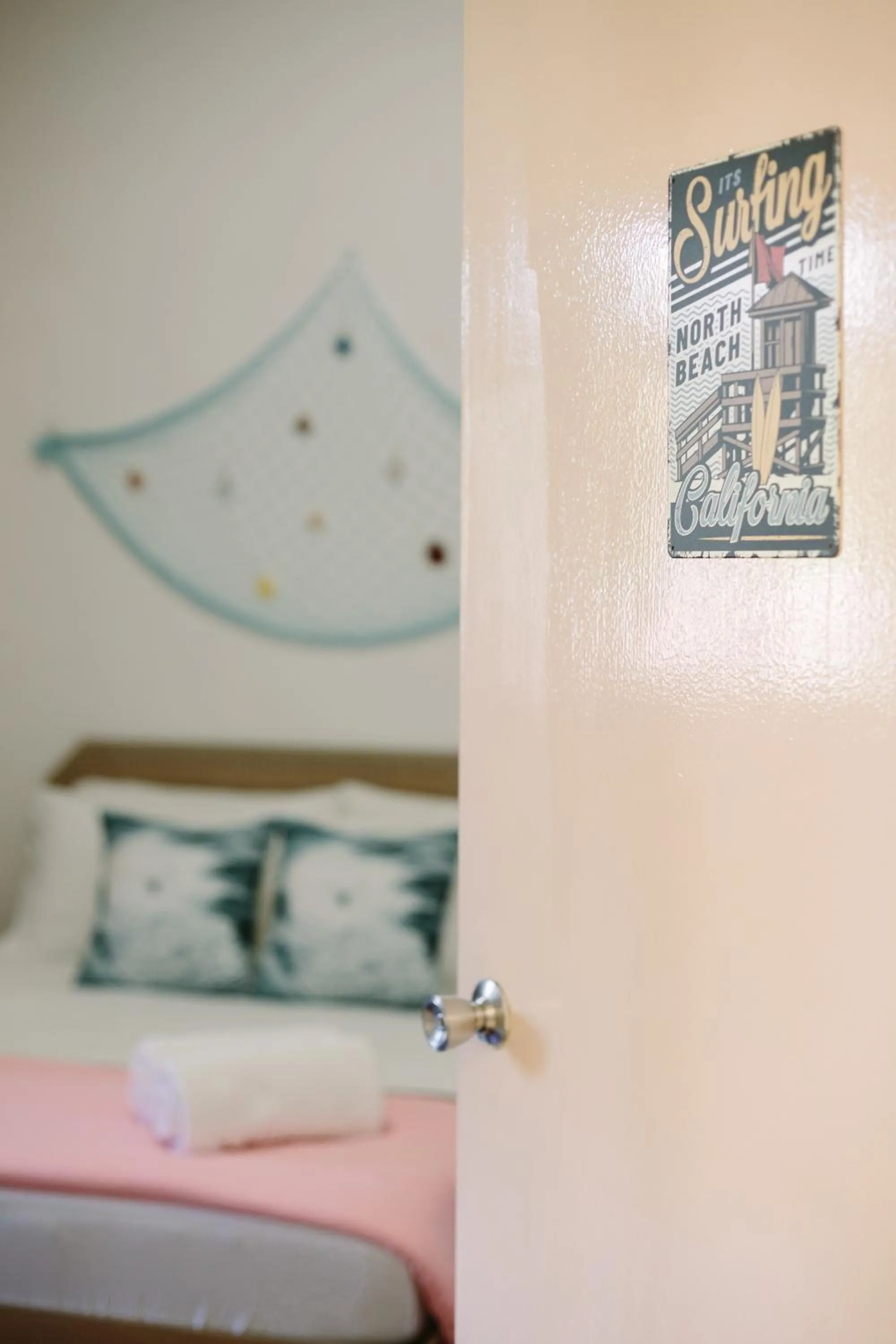 Bed in EE's Seaside House - Homestay 3 min walk to beach