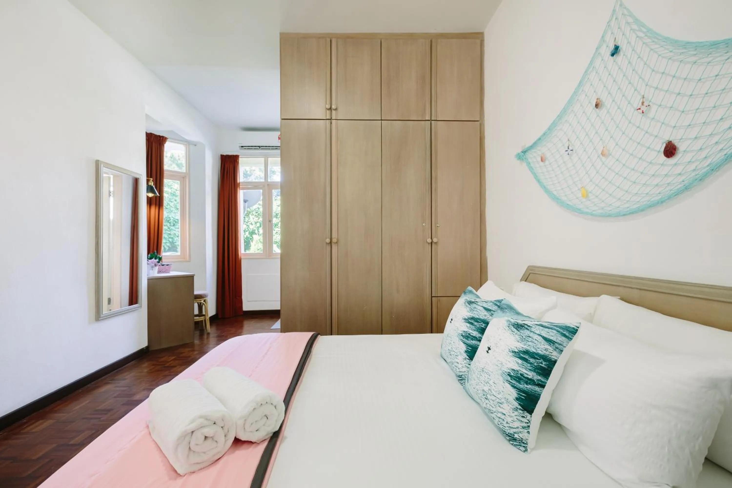 Bed in EE's Seaside House - Homestay 3 min walk to beach