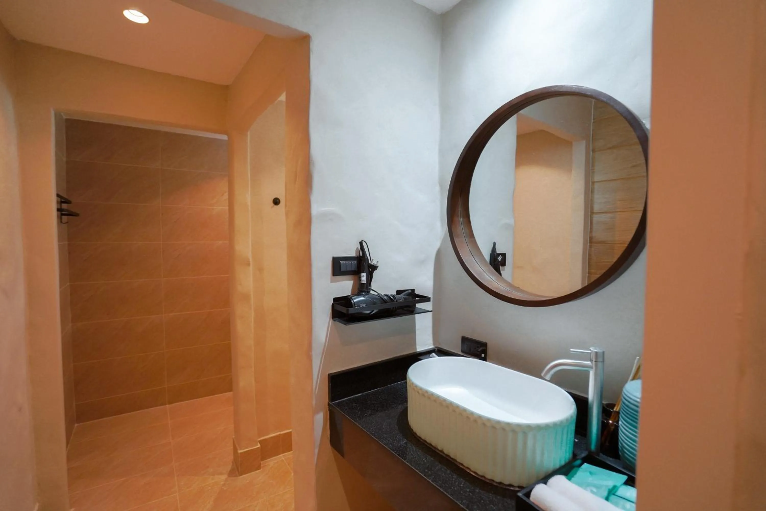 Bathroom in Le La Lake Resort and Spa