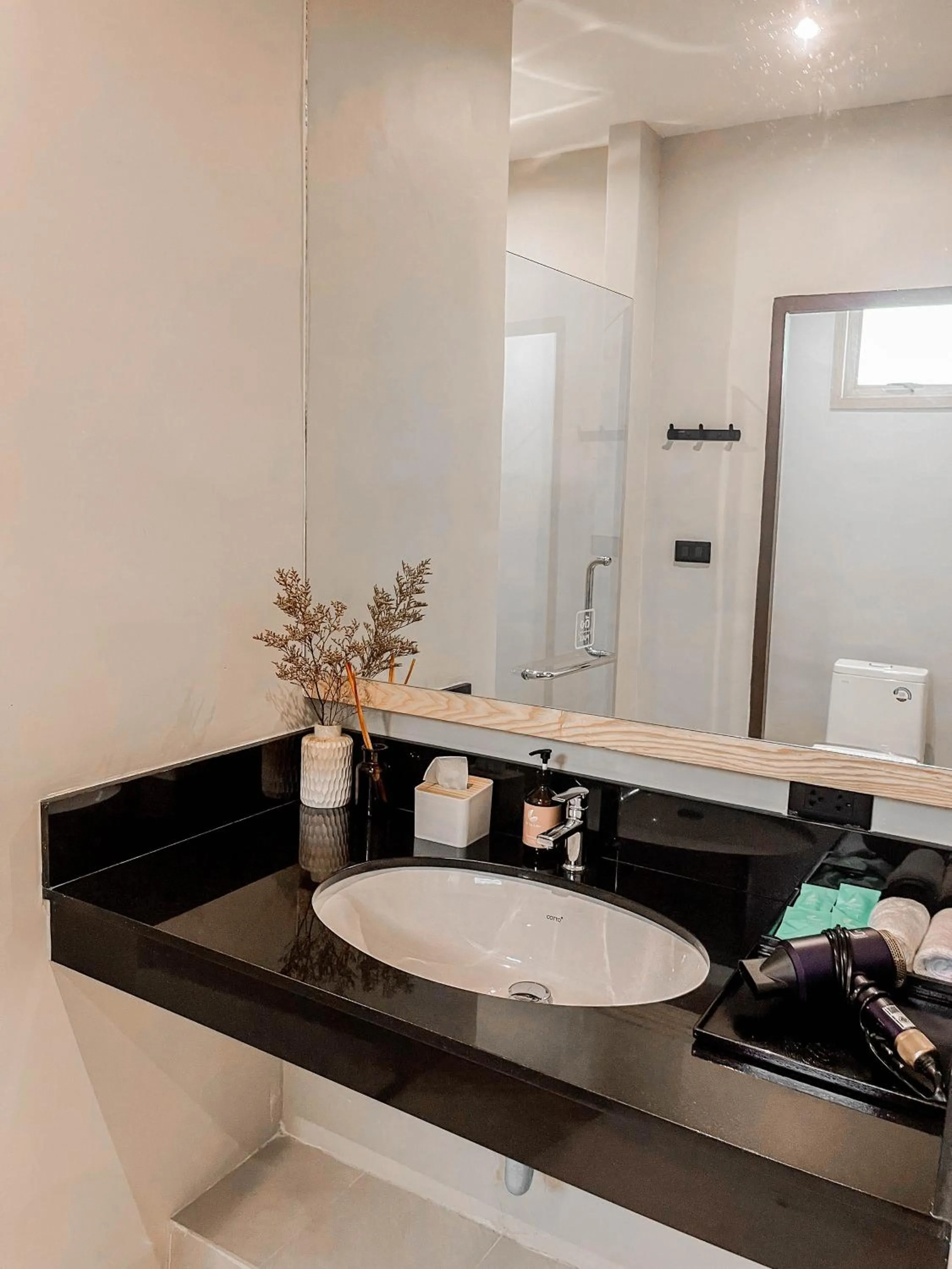 Bathroom in Le La Lake Resort and Spa