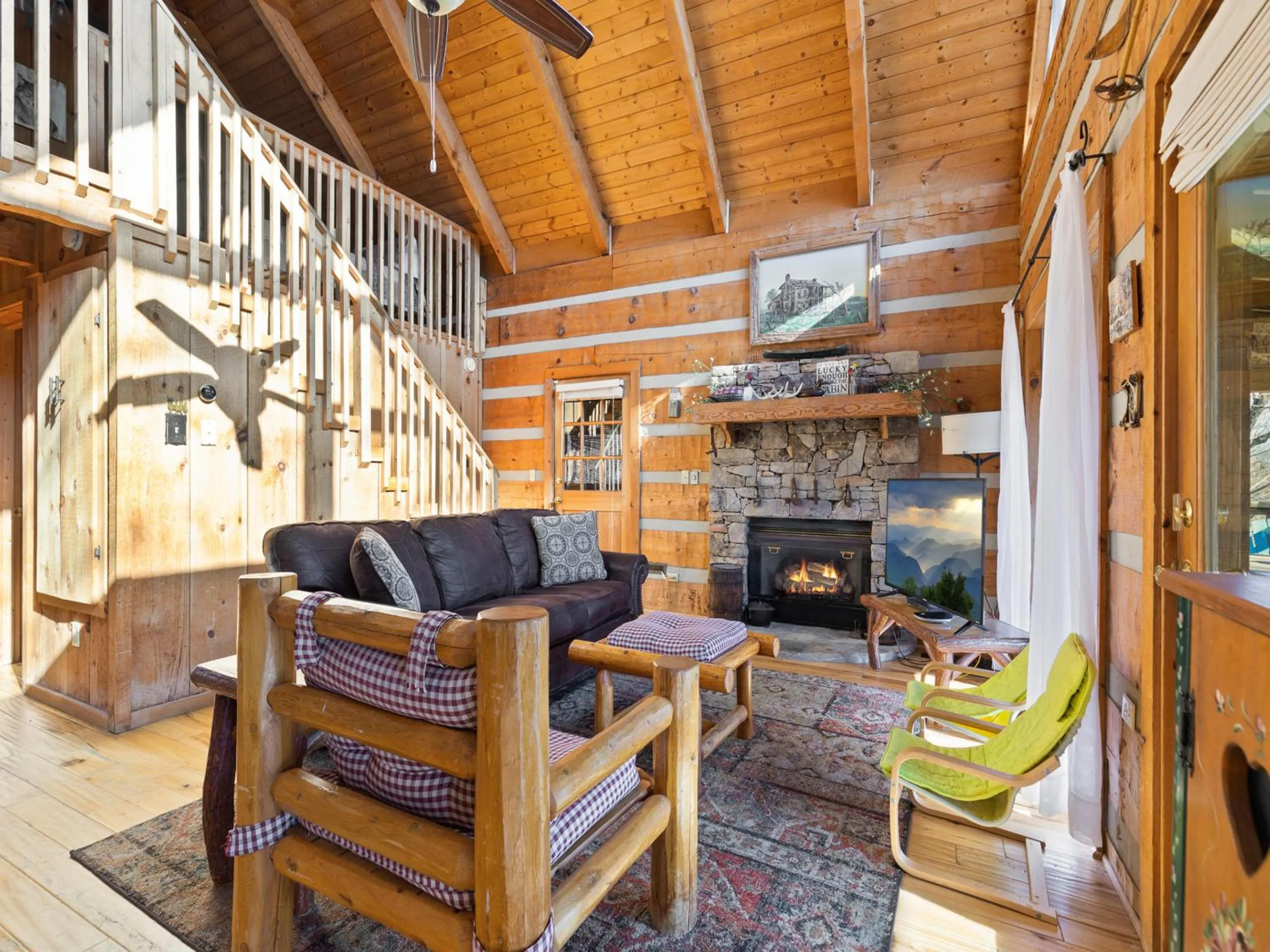 Property building in Little Bear Lookout