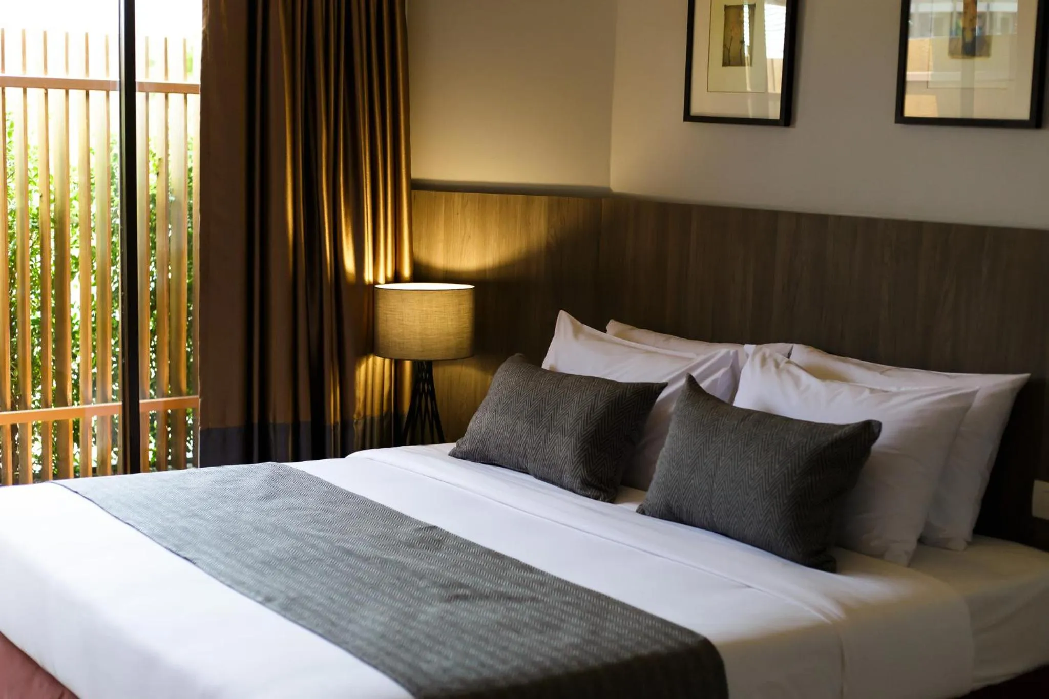 Bed in Jazzotel Bangkok