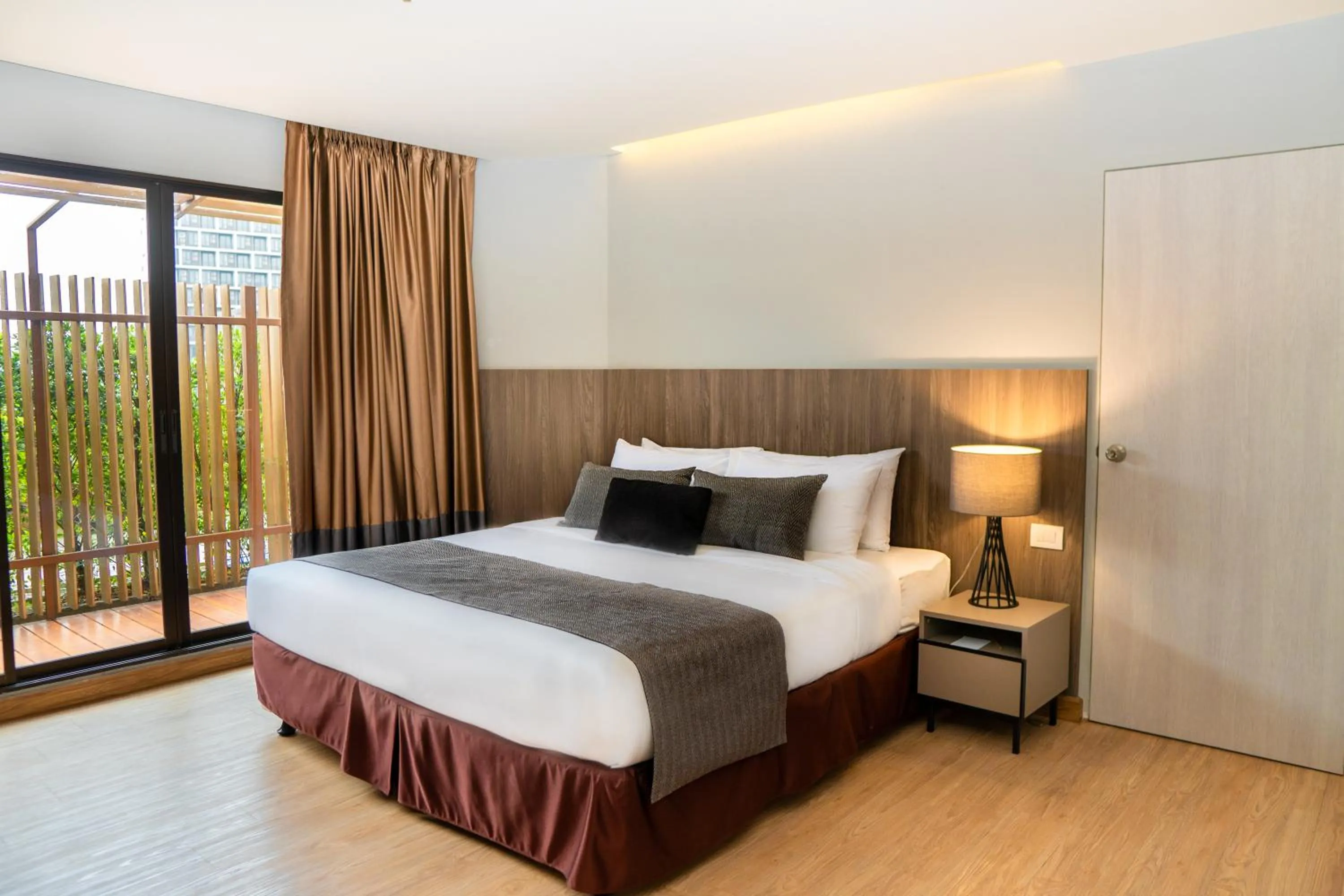 View (from property/room), Bed in Jazzotel Bangkok