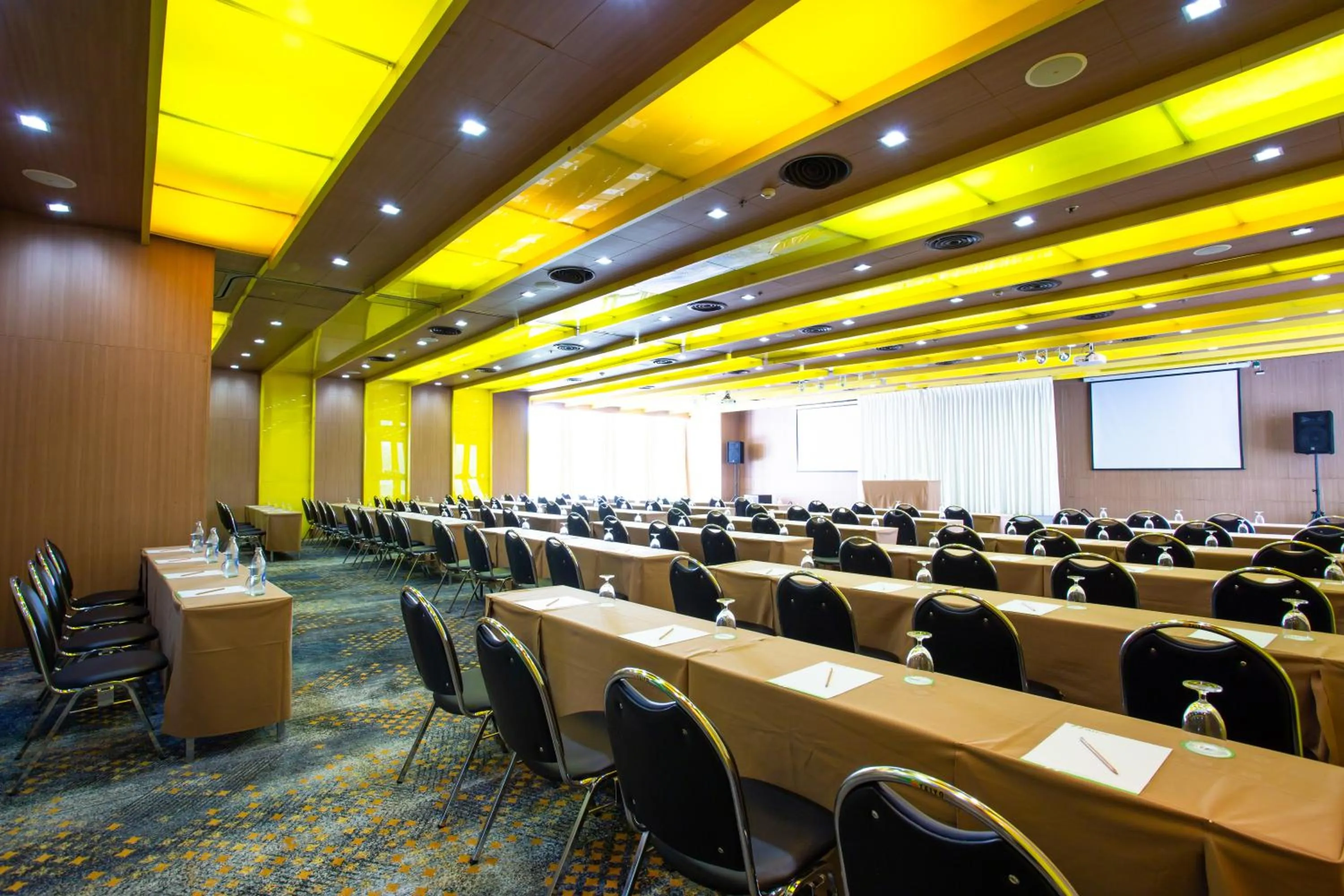 Business facilities in Jazzotel Bangkok