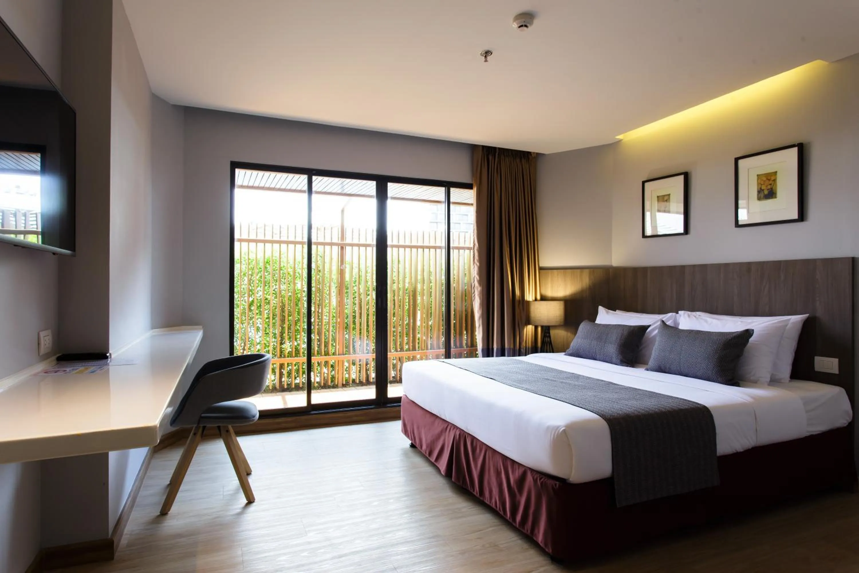 Bed in Jazzotel Bangkok