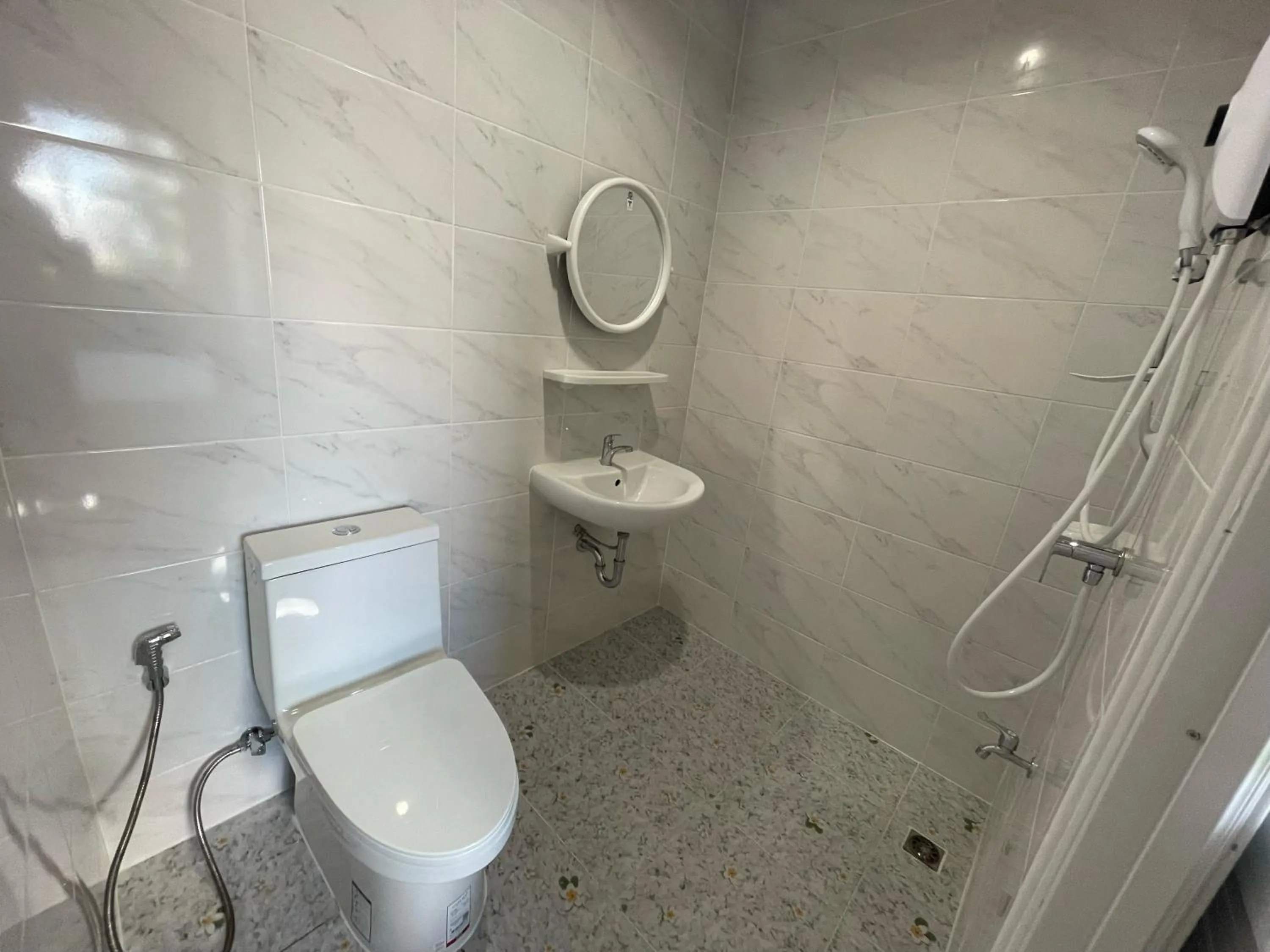 Shower in Chiang Kham Ruk Khun Hotel