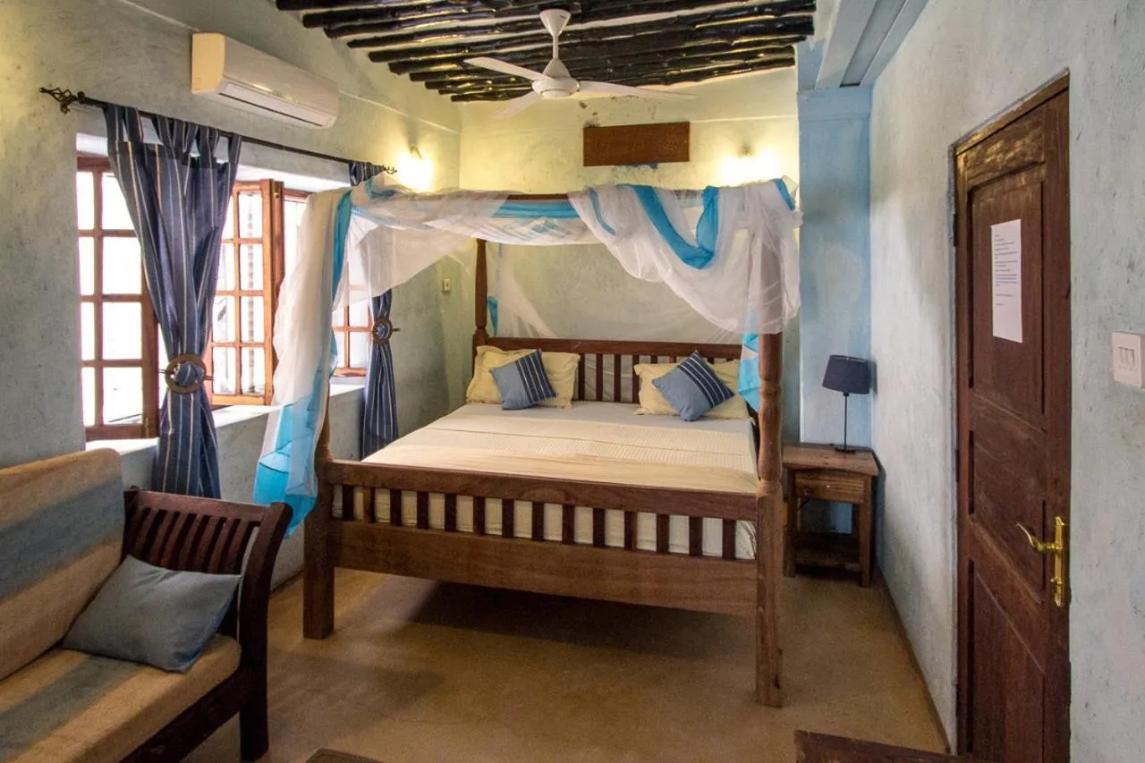 bunk bed, Bed in Kiponda B&B