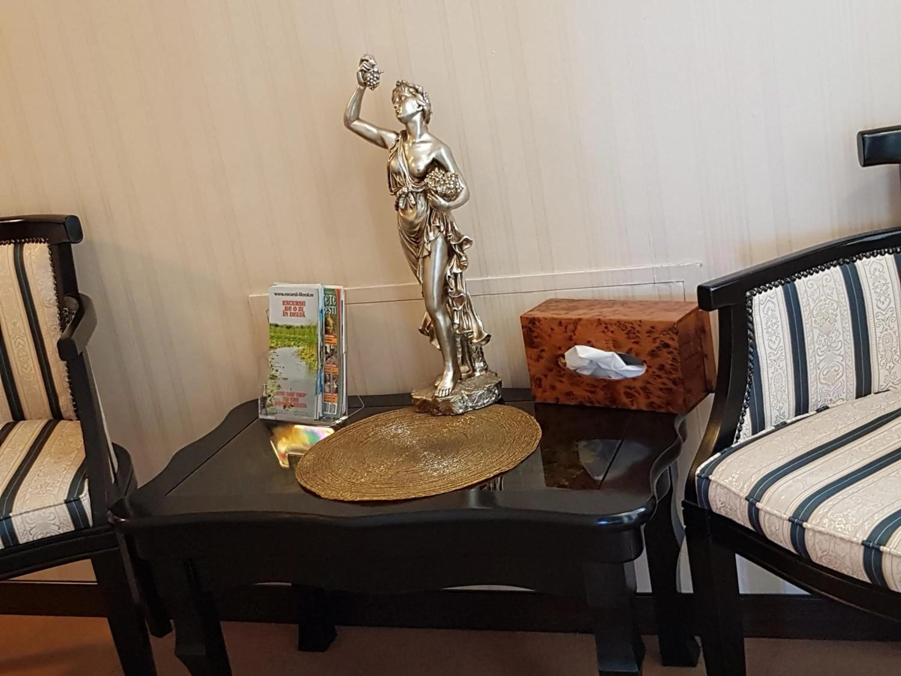 Seating area in Villa Anticus (Adults Only)