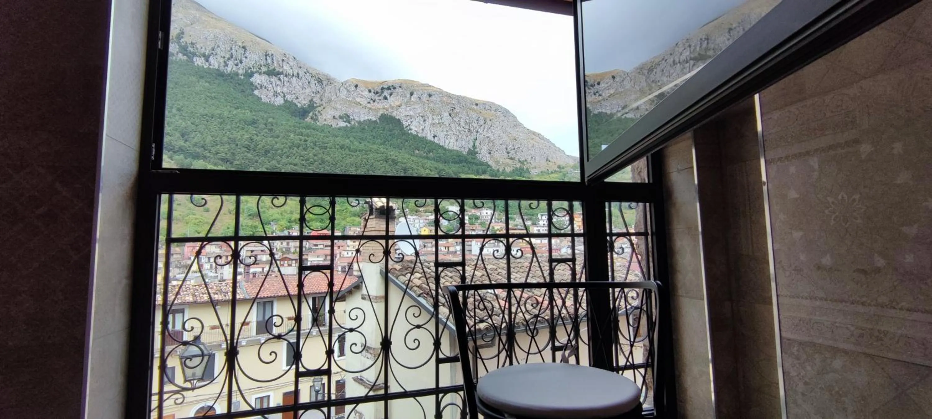 Natural landscape in Hotel Mastrodattia