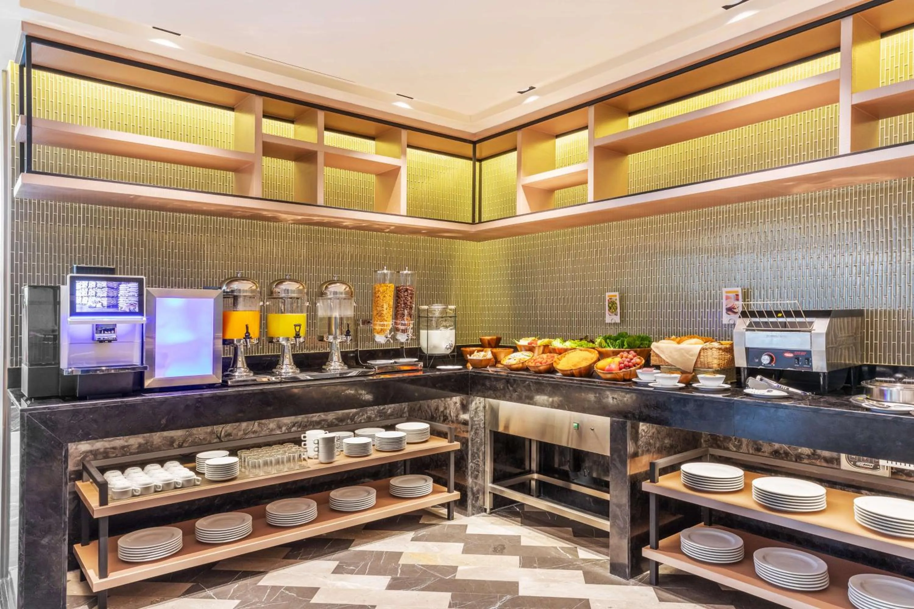 Restaurant/places to eat in Best Western Click Sathorn 11 Bangkok