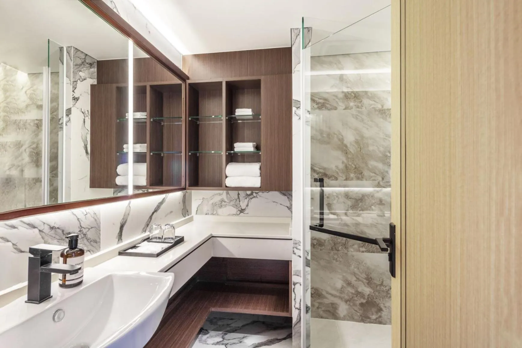 Shower in Best Western Click Sathorn 11 Bangkok