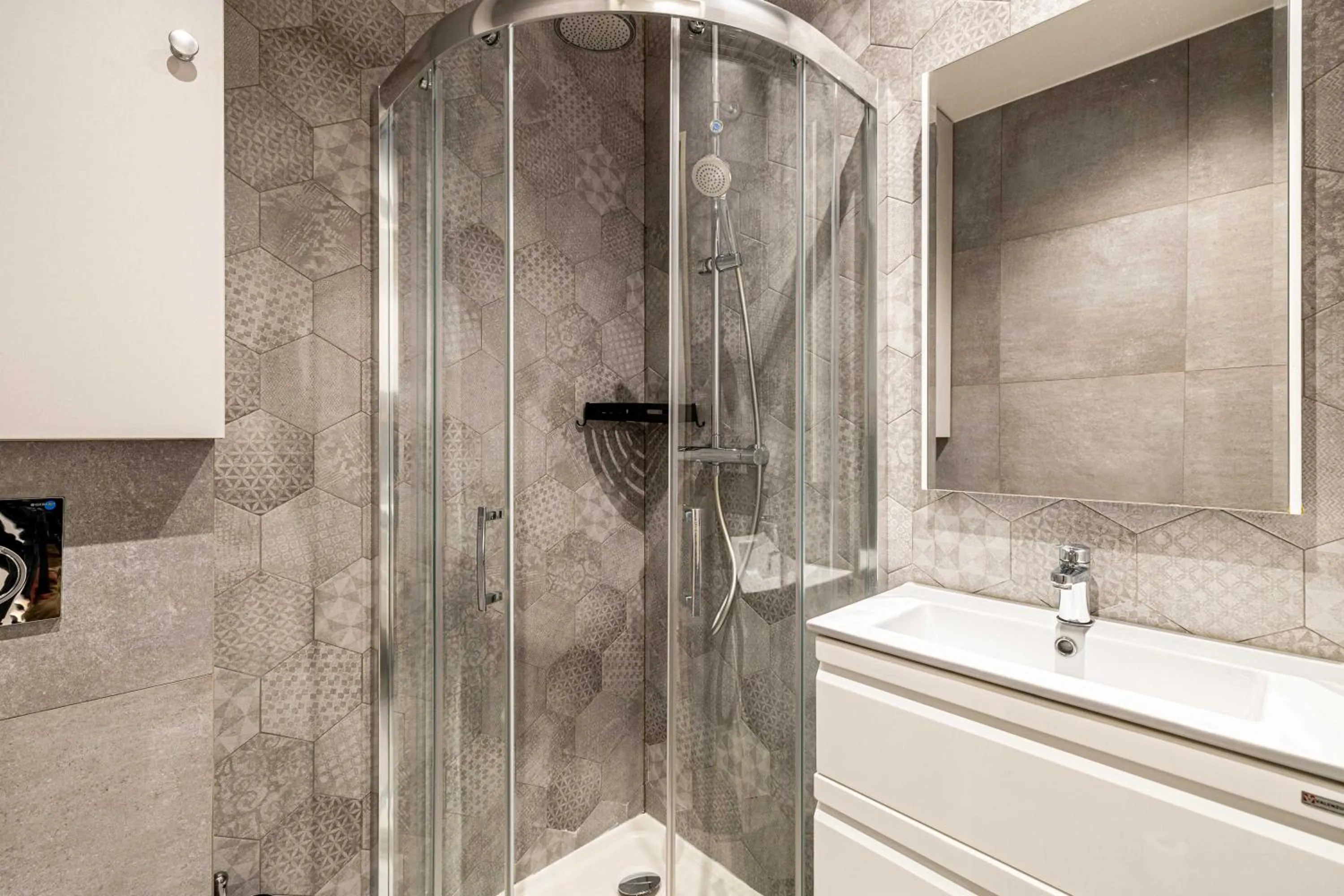 Bathroom in Renovated apartment - Cannes Meynadier