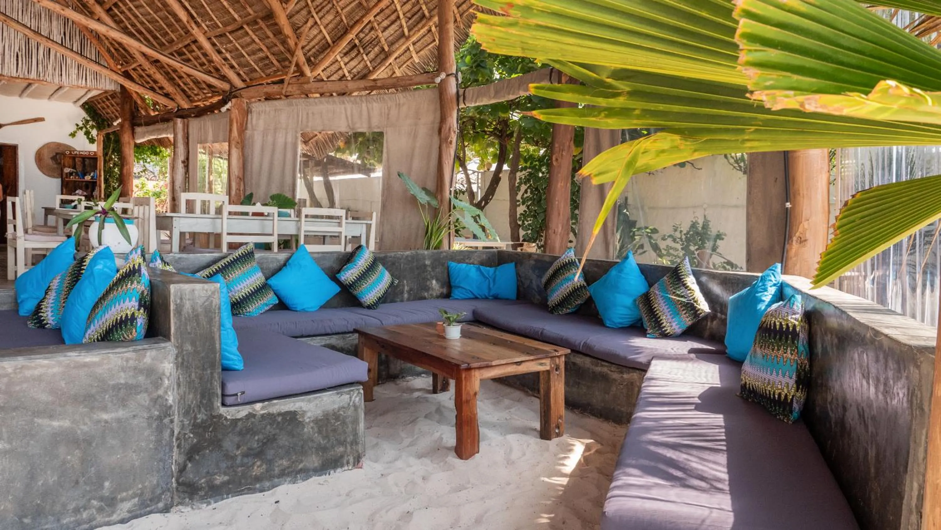 Restaurant/places to eat in Bahari Beach Bungalows