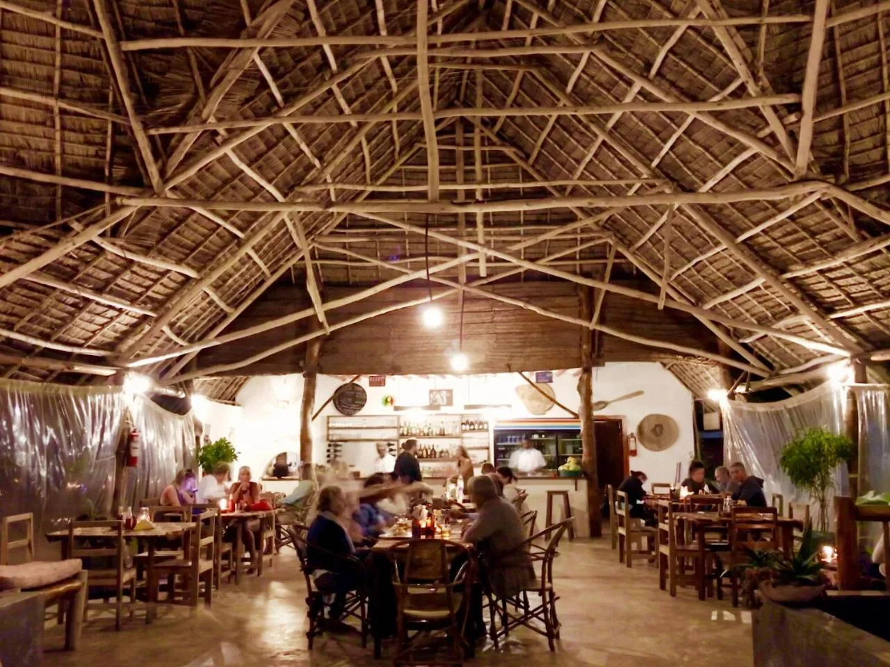 Restaurant/places to eat in Bahari Beach Bungalows