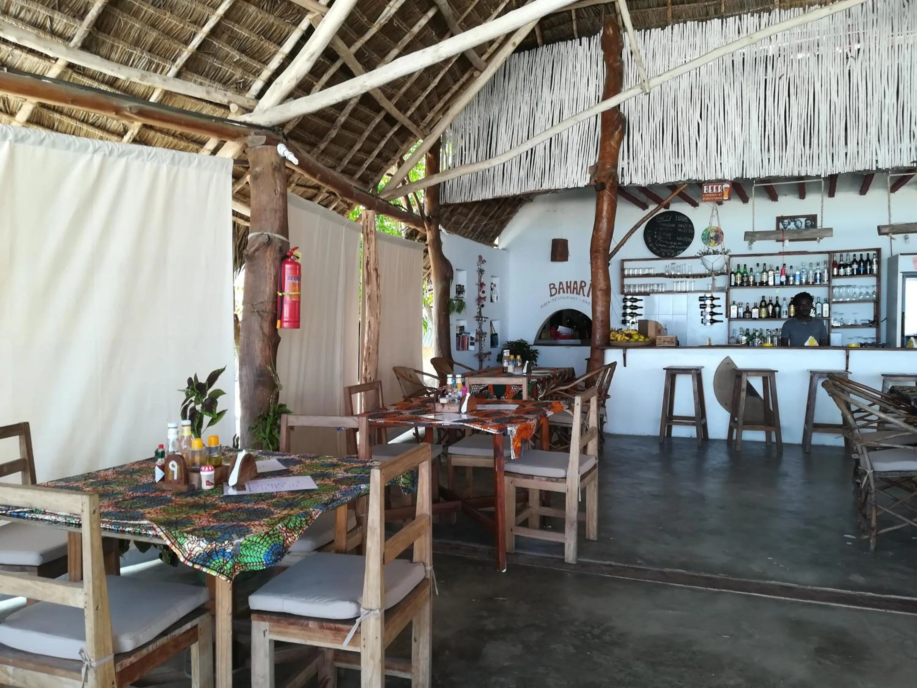 Restaurant/places to eat in Bahari Beach Bungalows