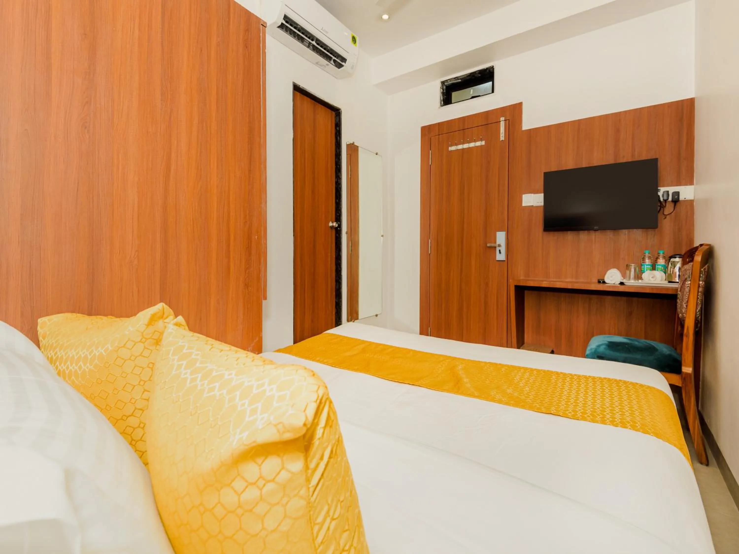 Bed in Hotel Zillion Executive - Kurla West Mumbai