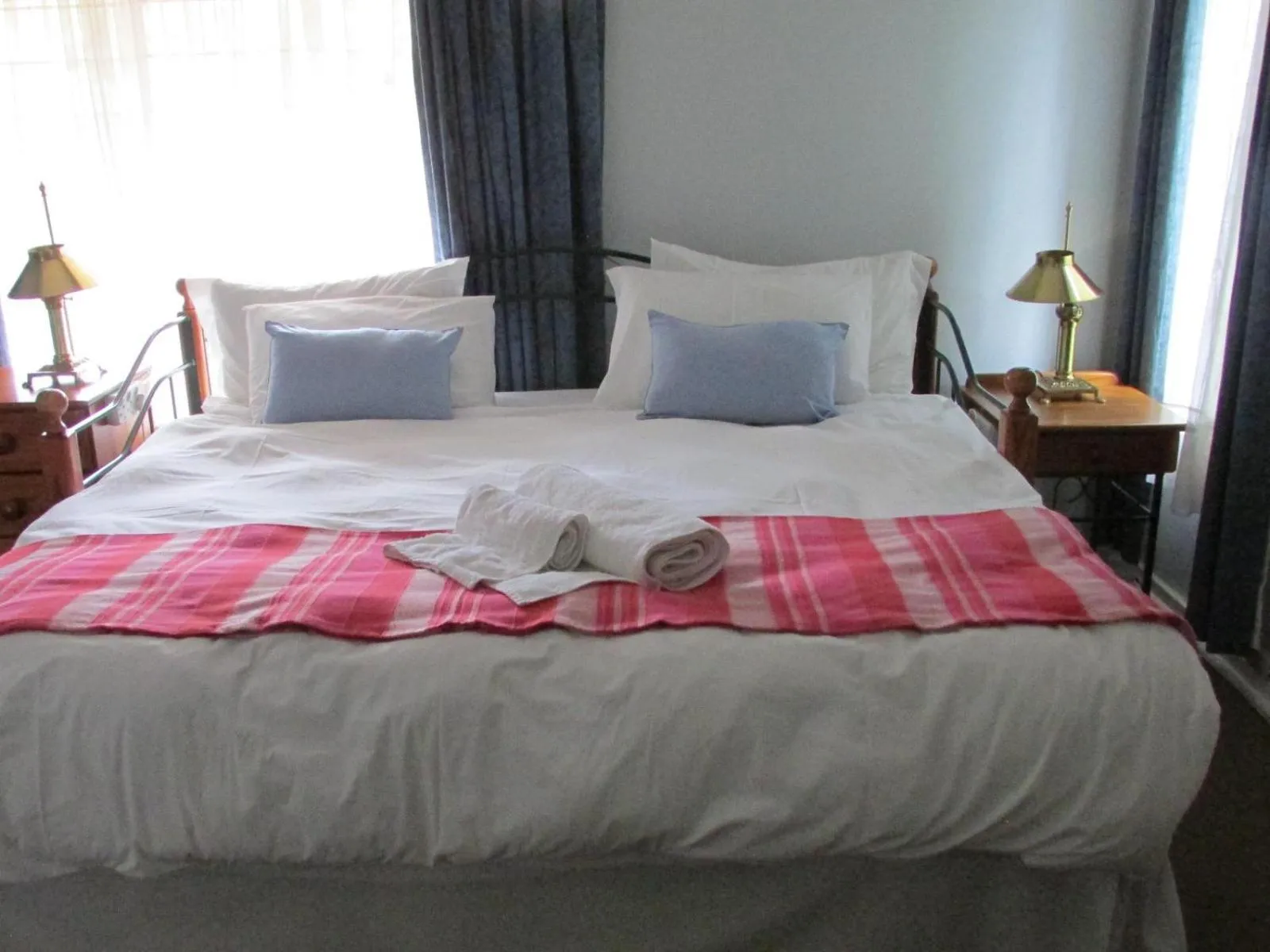 Bed in Acacia House Executive Suite