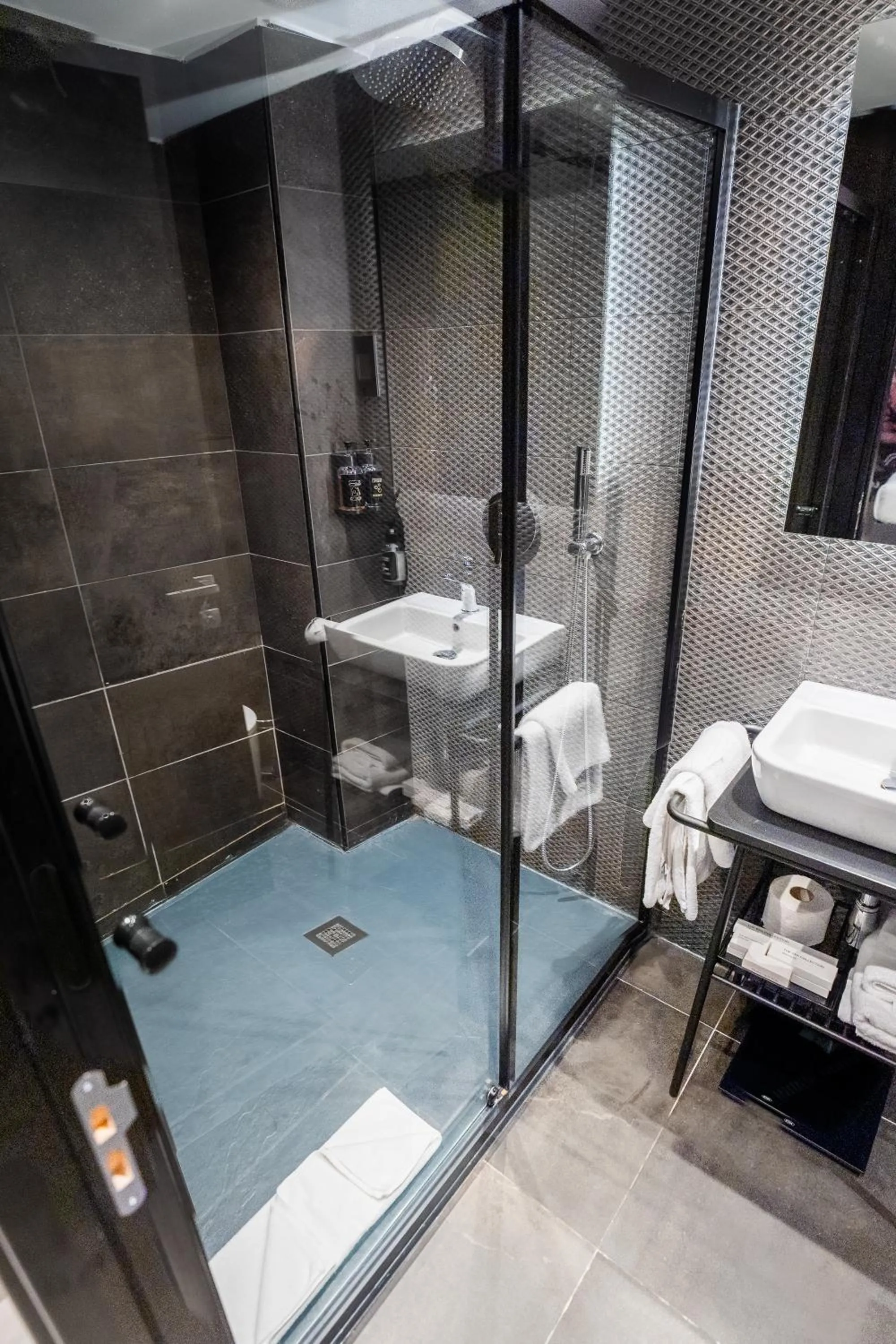 Shower in SO City Hotel Adults Only