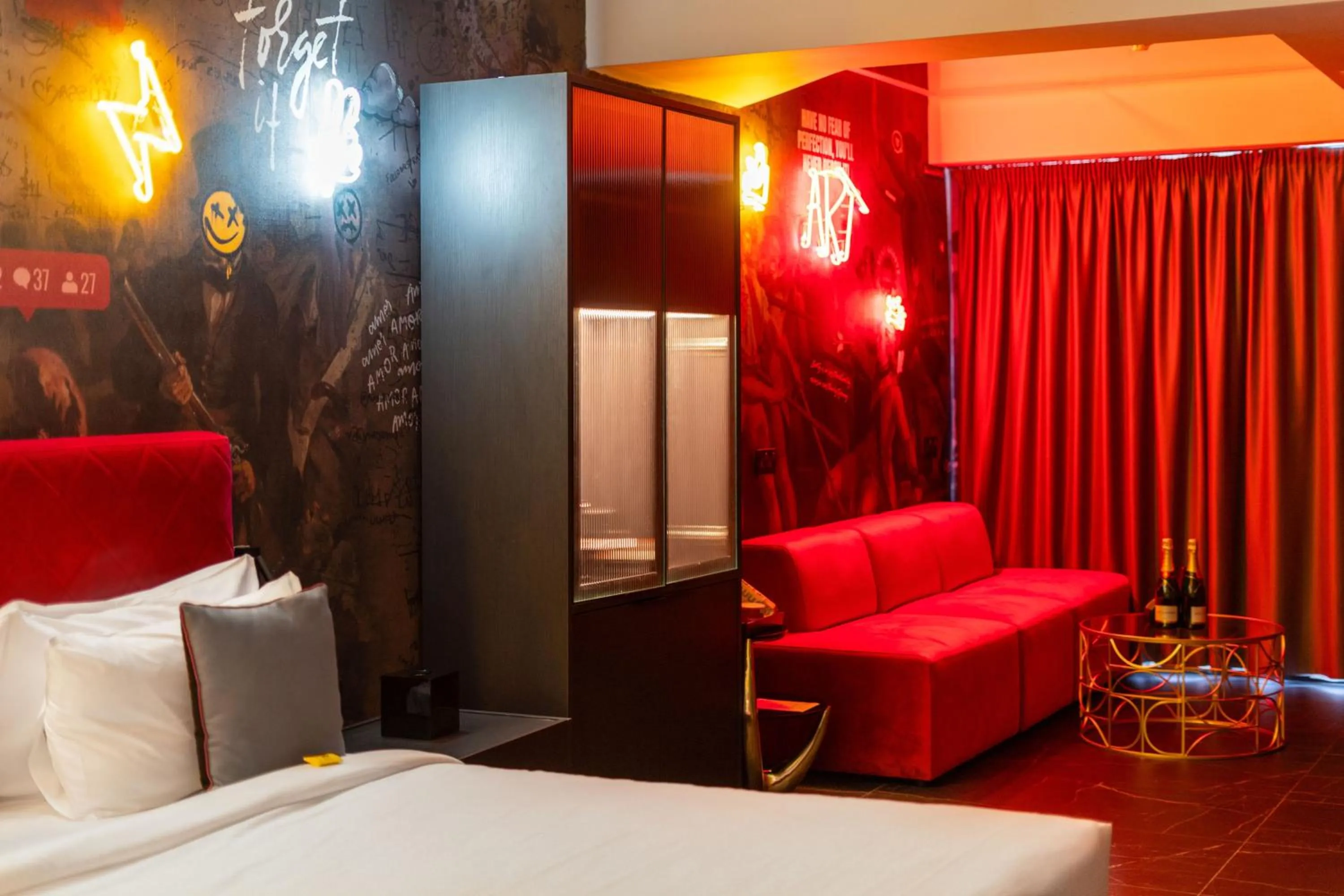 Seating area, Bed in SO City Hotel Adults Only