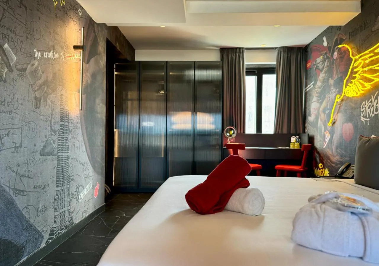 Bed in SO City Hotel Adults Only