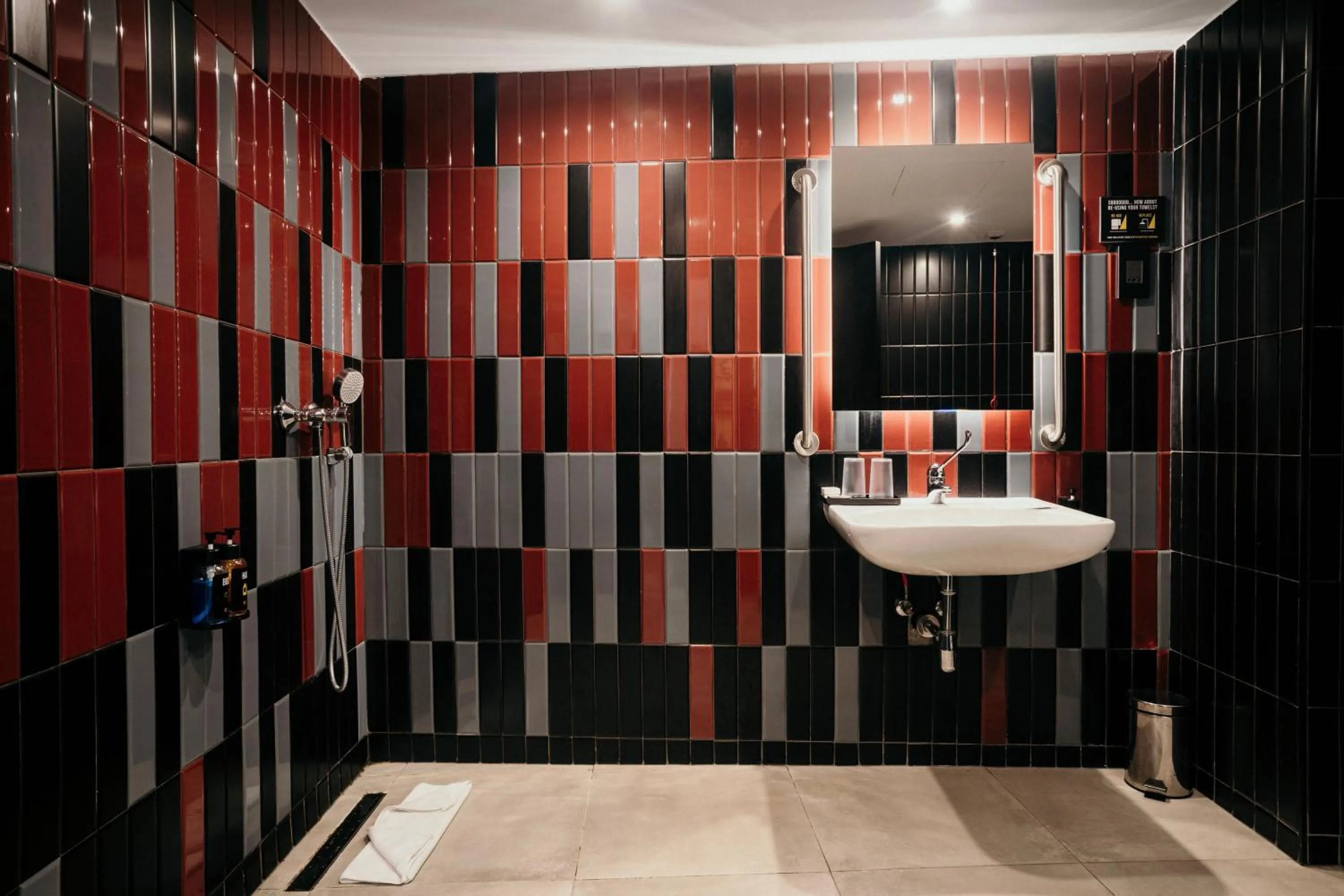 Shower in SO City Hotel Adults Only