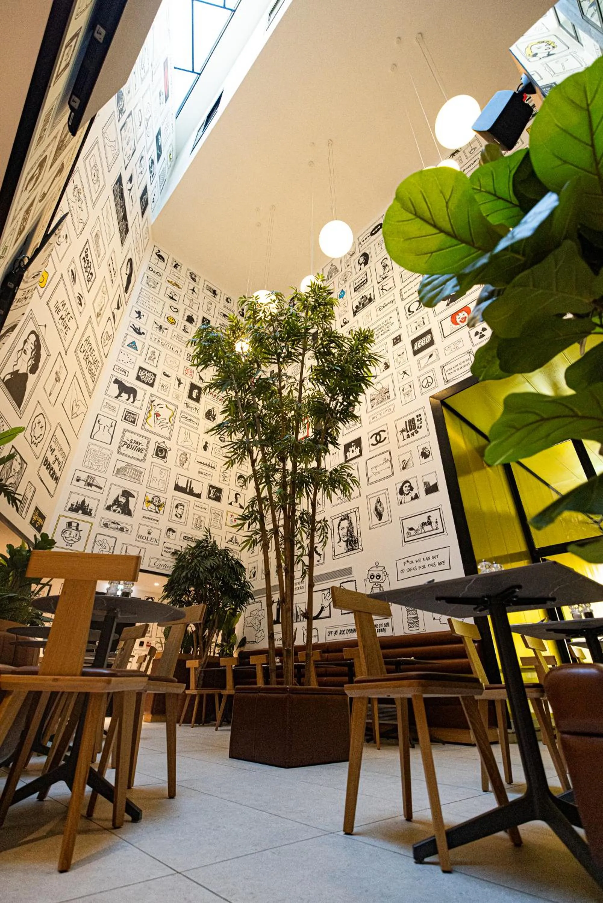 Restaurant/places to eat in SO City Hotel Adults Only