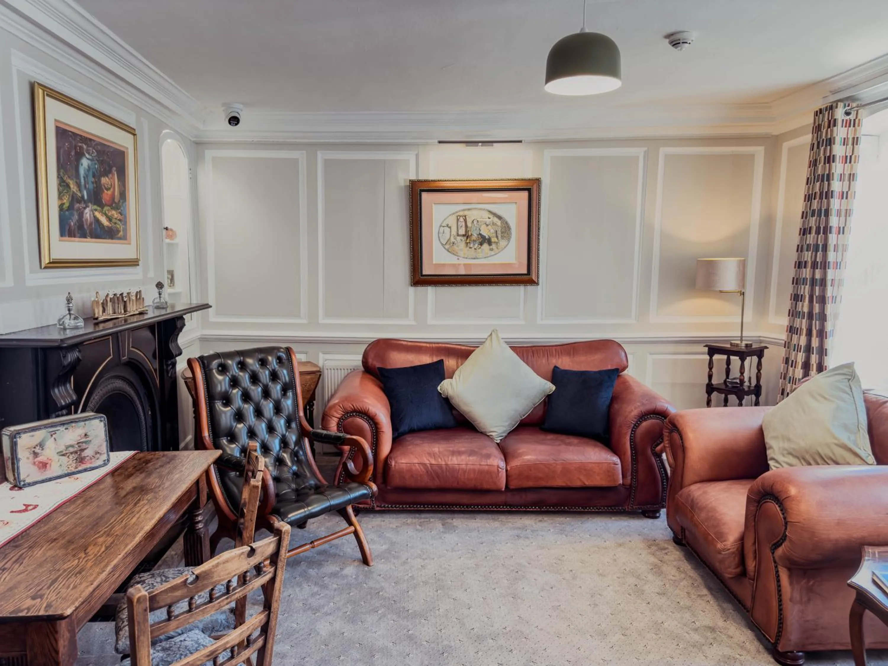 Lounge or bar in Newport Quay