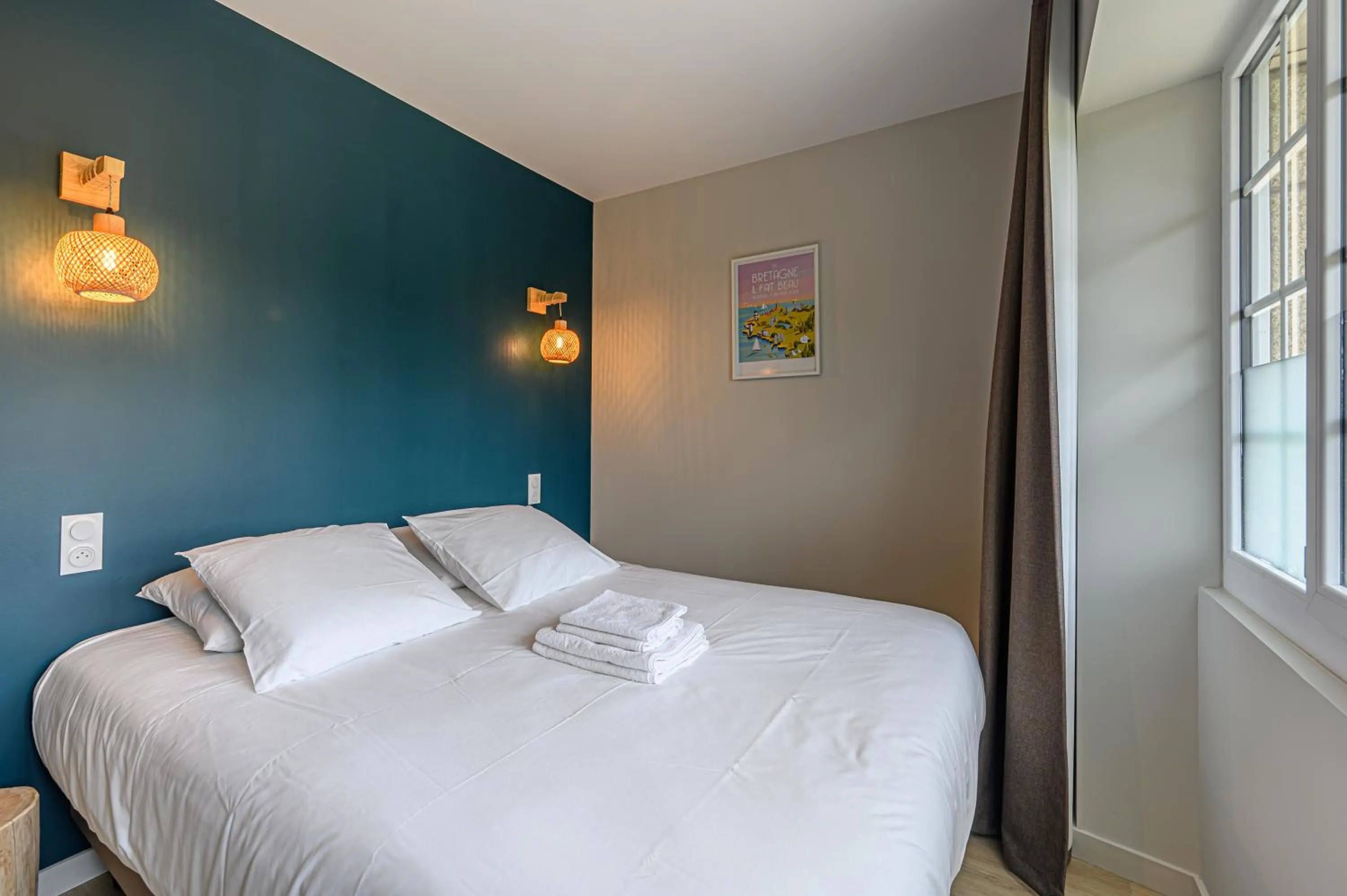 Bedroom, Bed in Naéco Erdeven