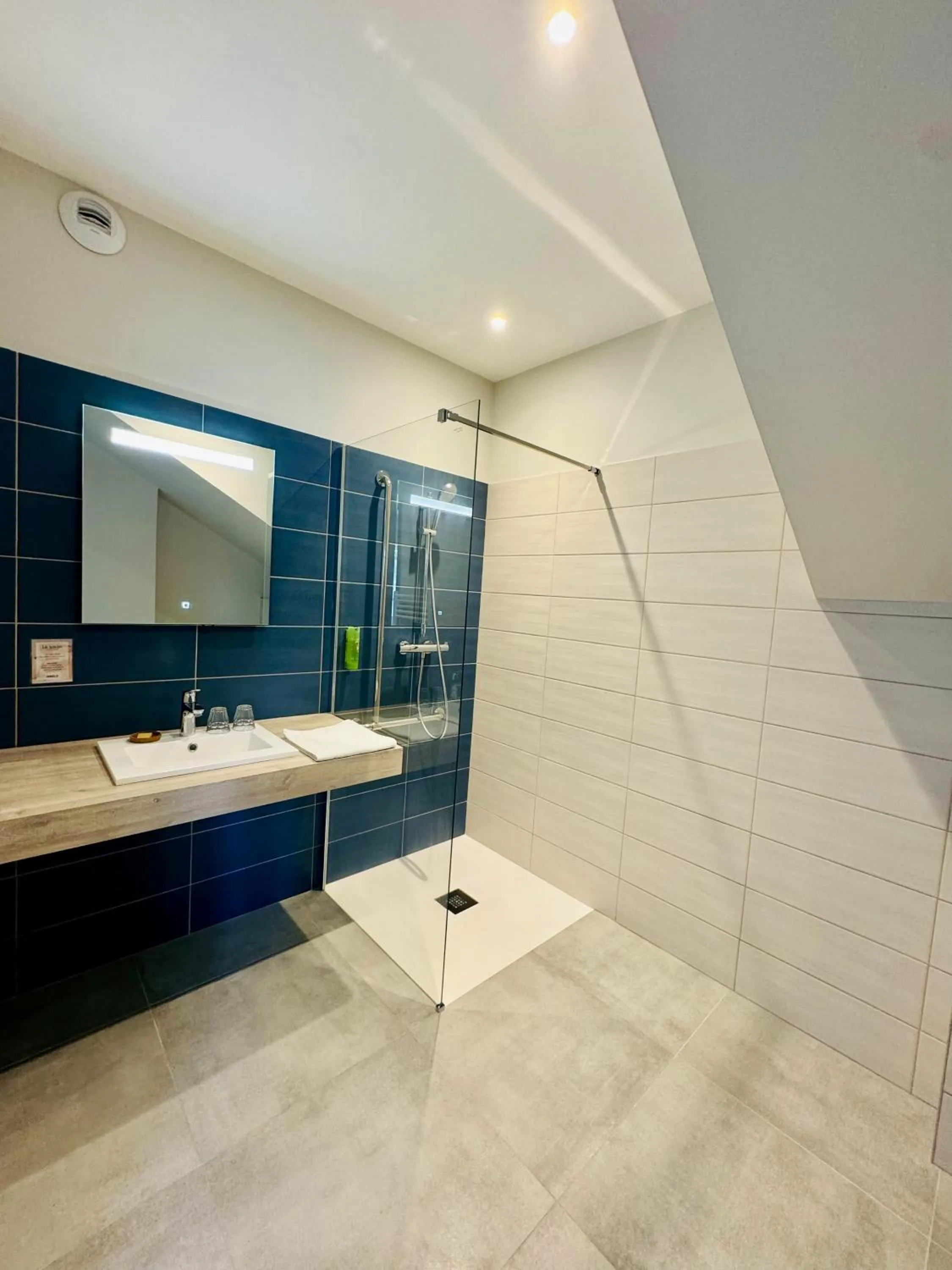 Bathroom in Naéco Erdeven