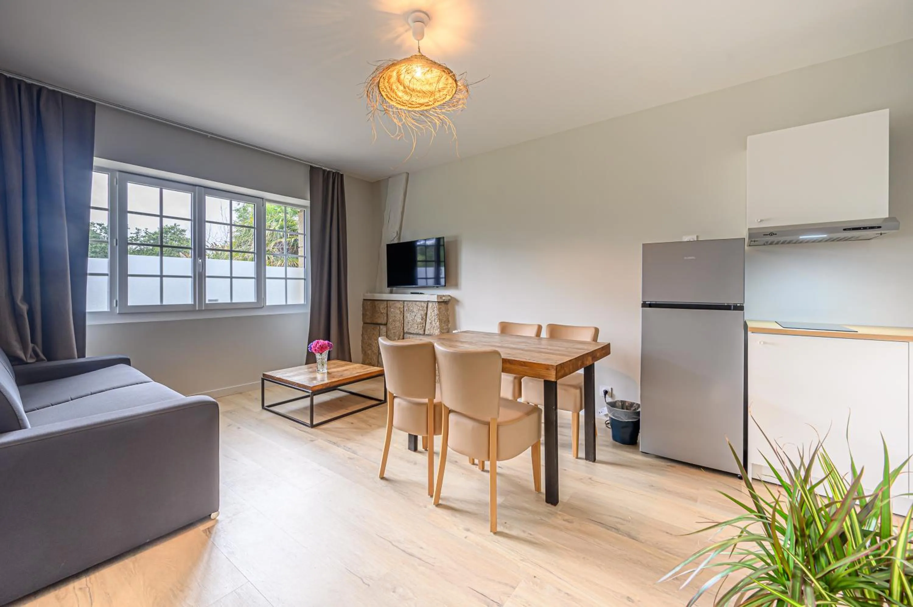 TV and multimedia in Naéco Erdeven