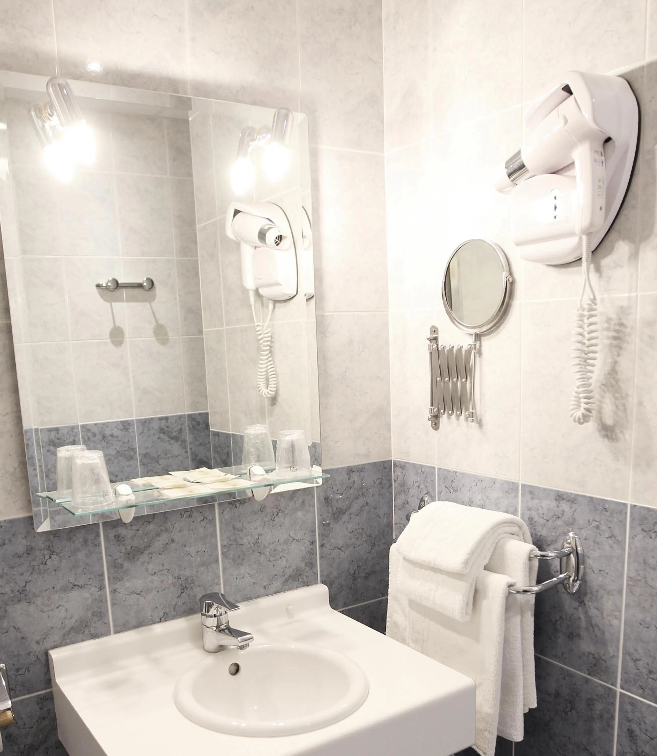 Shower in Naéco Erdeven