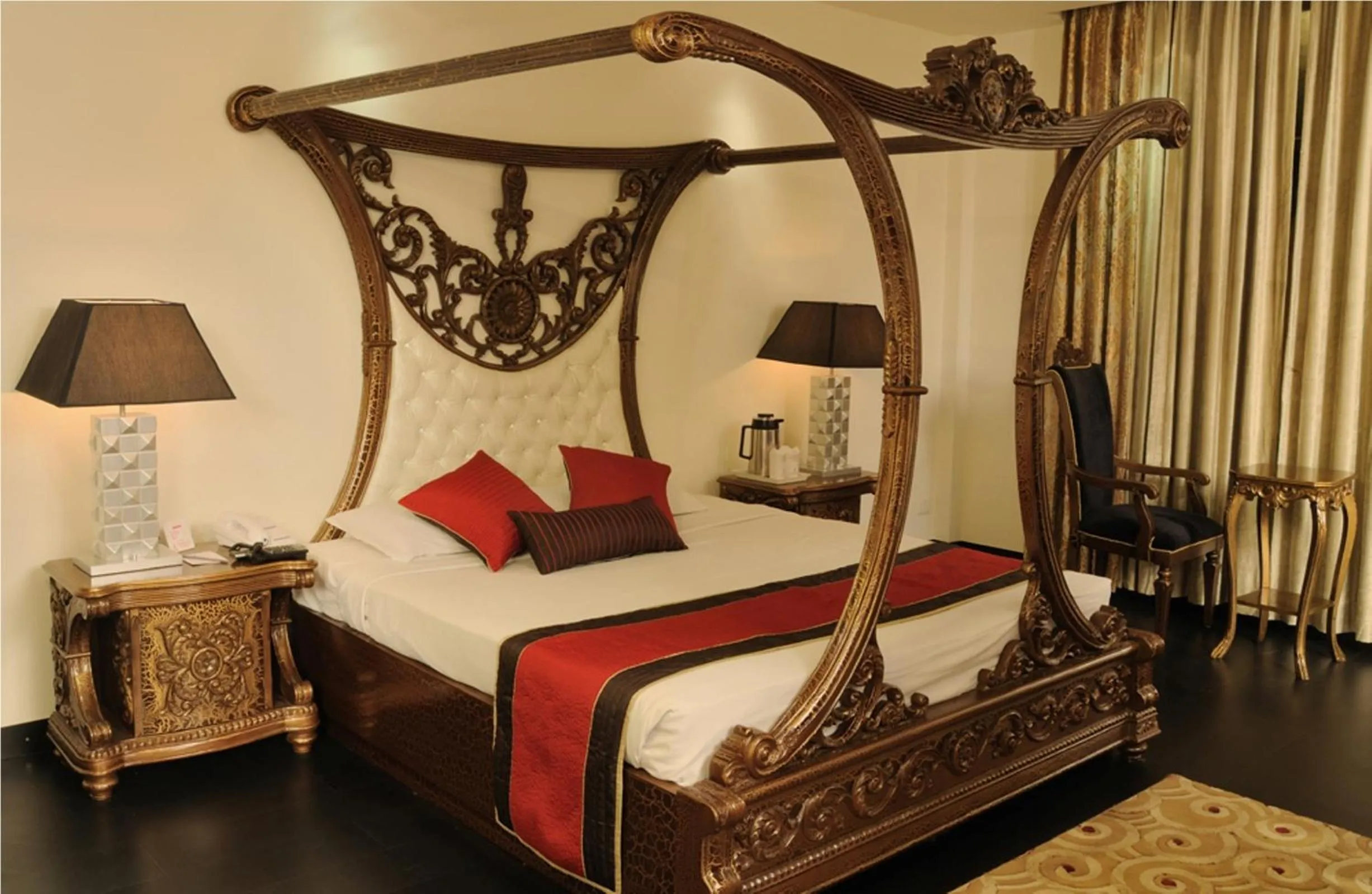 Bedroom in Hotel Maharaja Regency