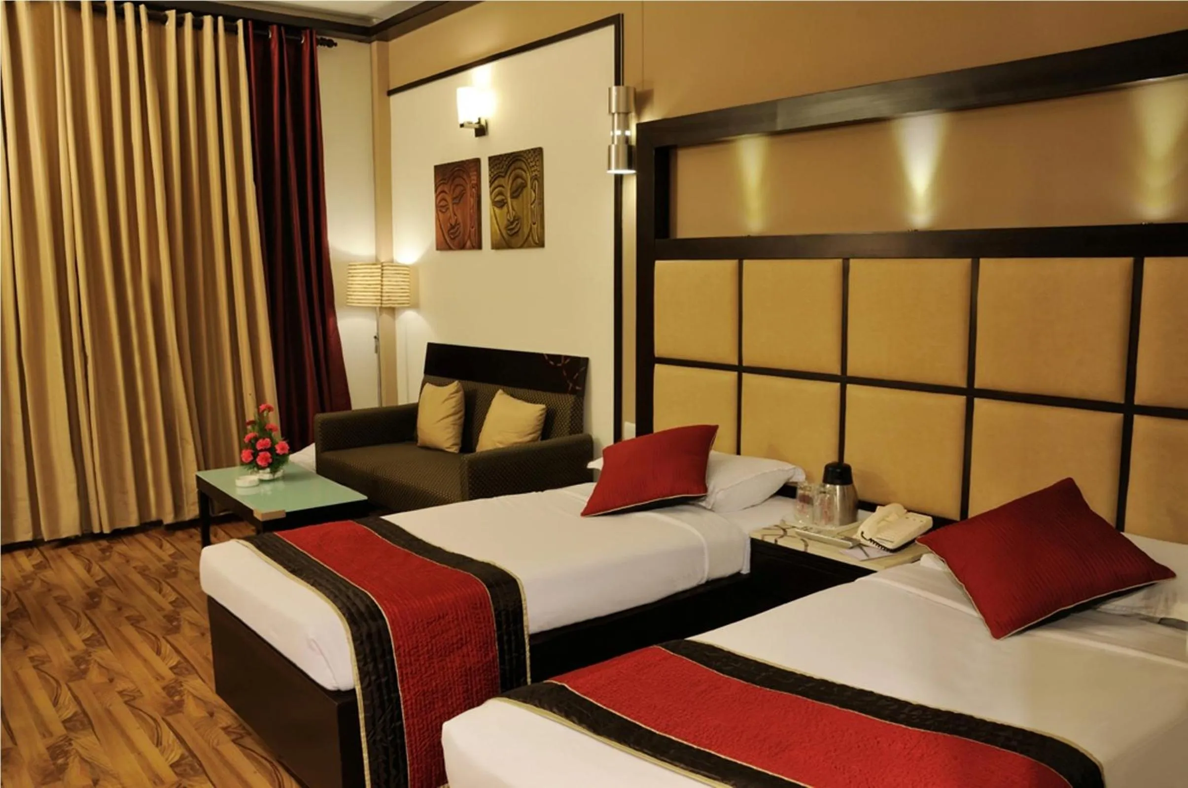 Bed in Hotel Maharaja Regency