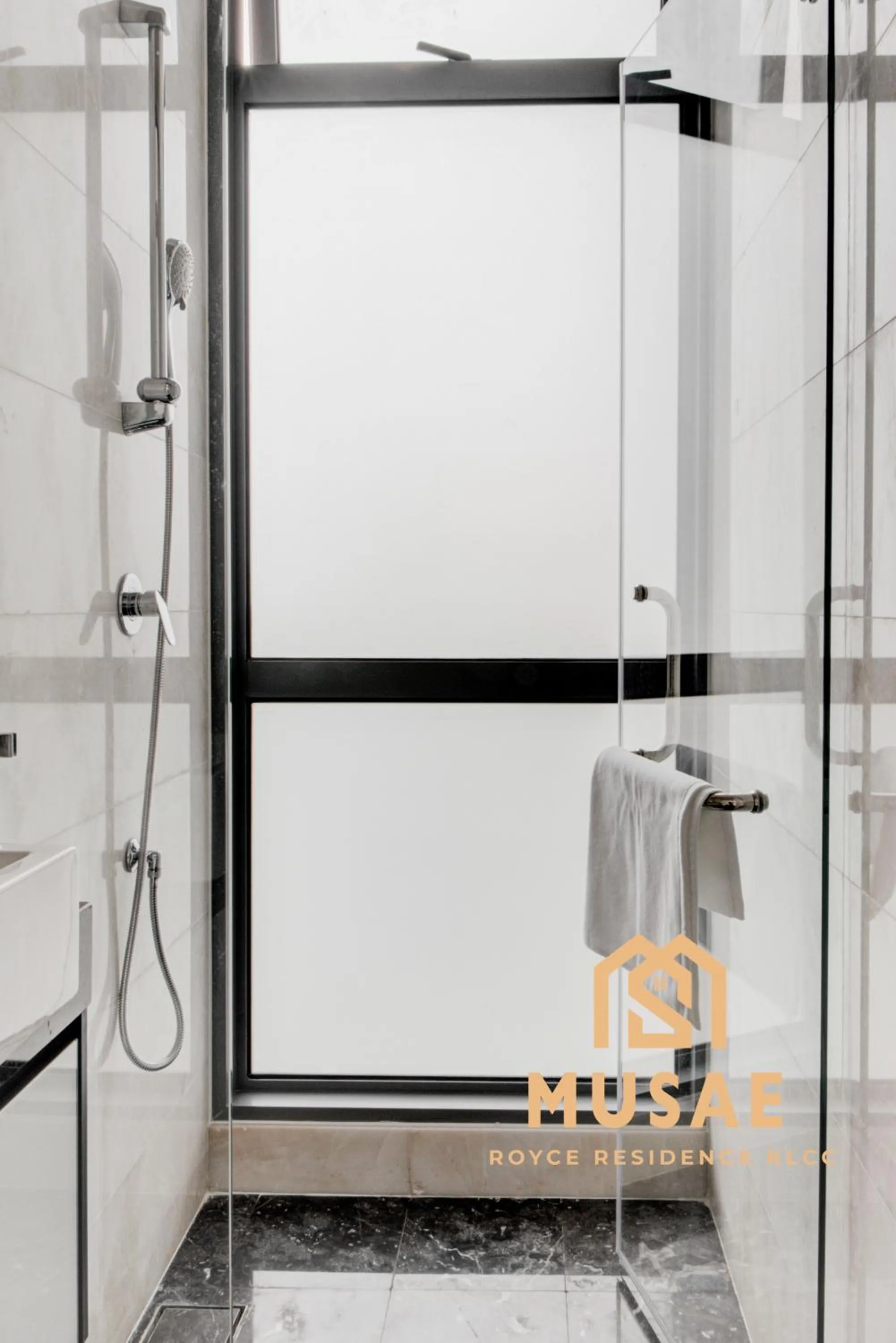 Bathroom in Royce Residence KLCC by MUSAE Kuala Lumpur