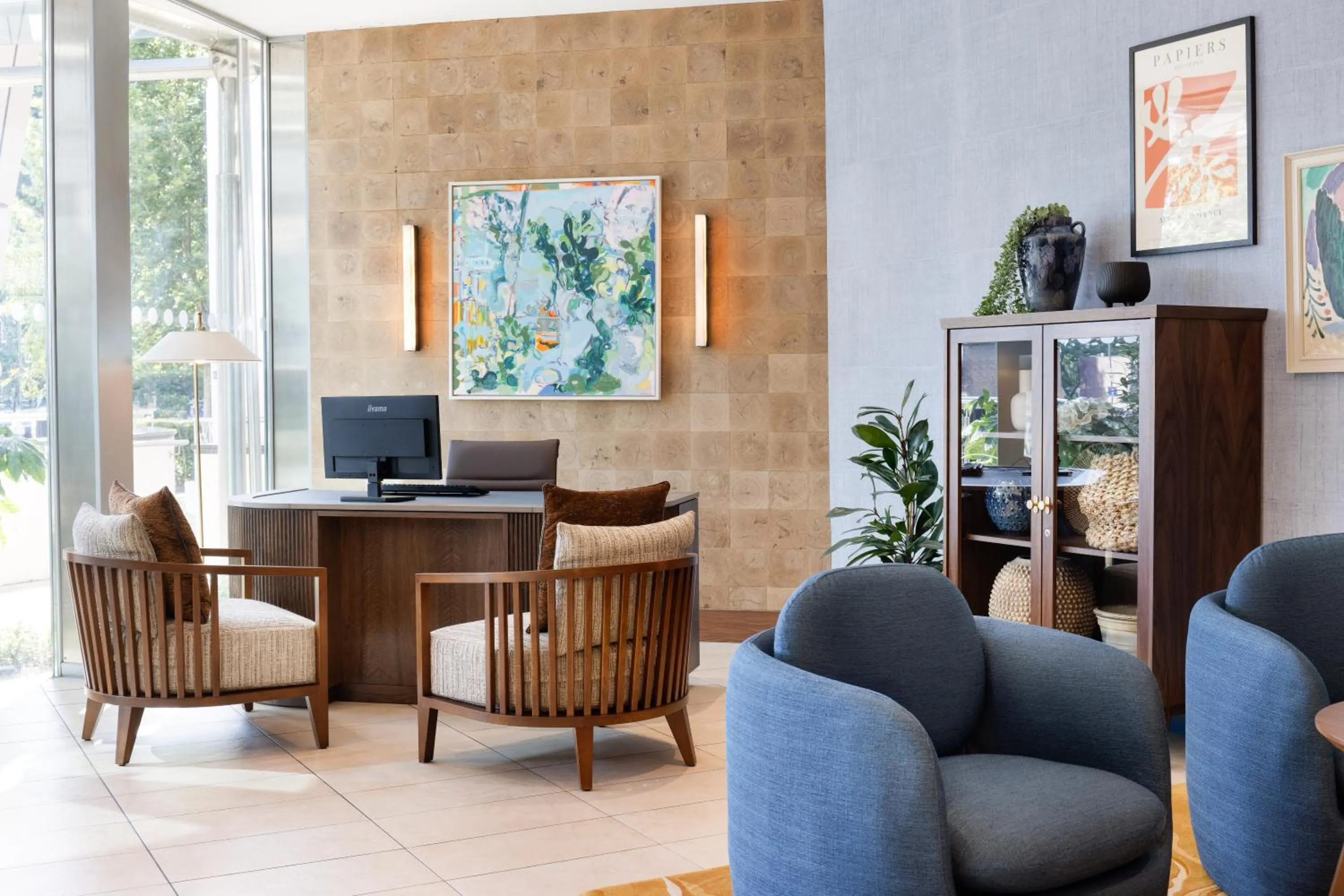 Lobby or reception in Crowne Plaza London - Gatwick Airport by IHG