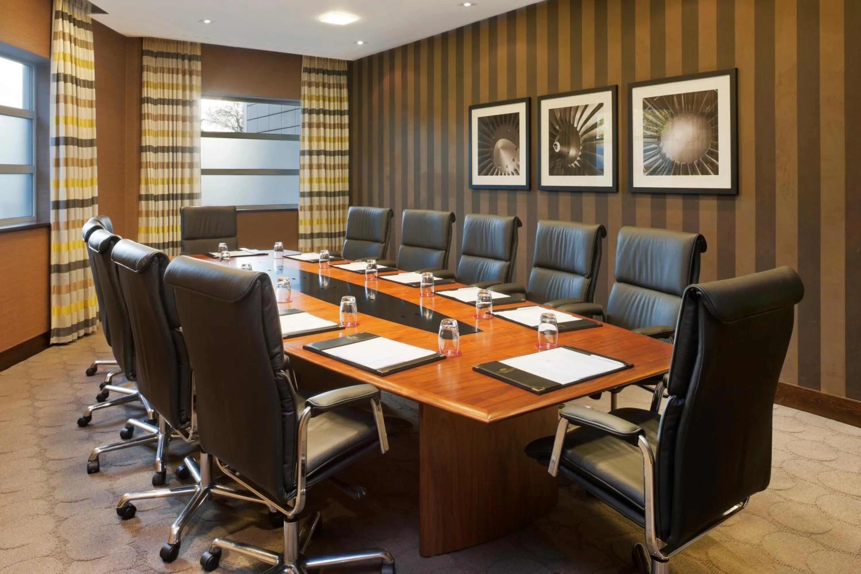 Meeting/conference room in Crowne Plaza London - Gatwick Airport by IHG